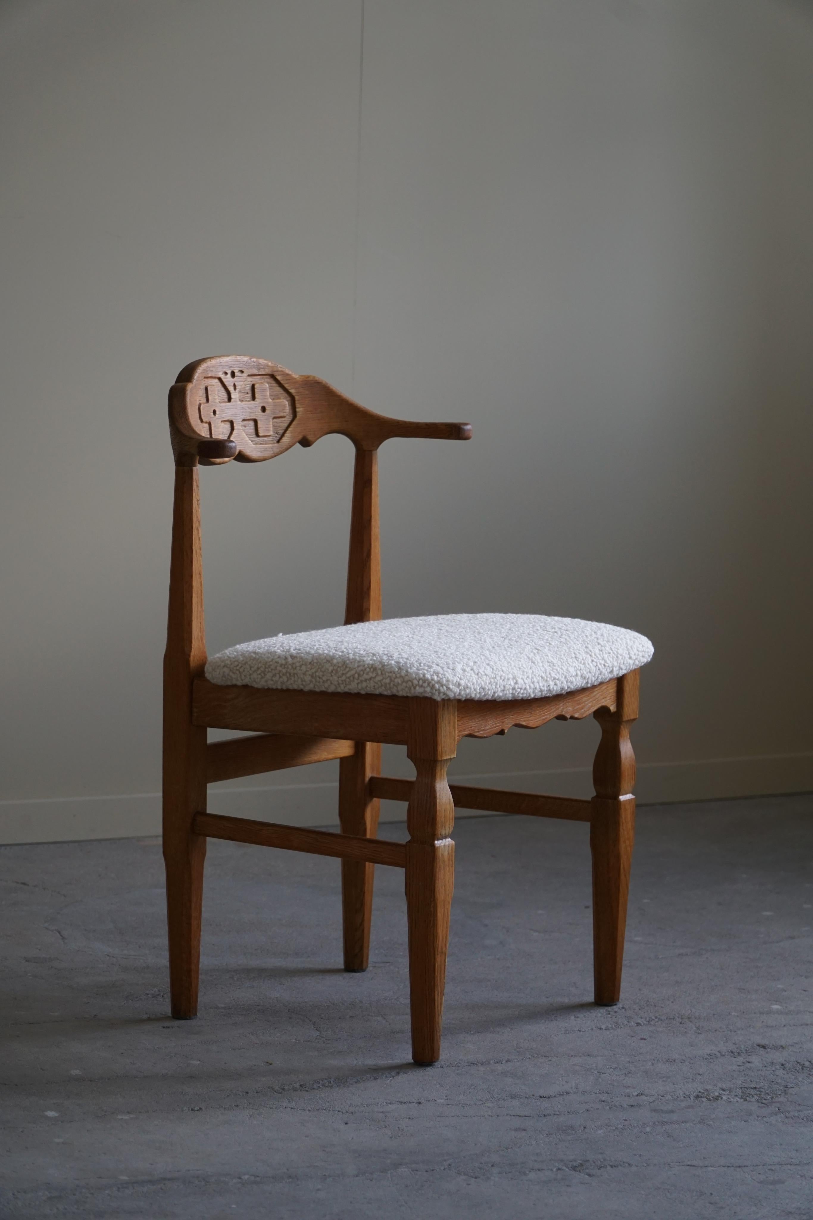 Danish Modern, Set of 10 Dining Chairs in Oak & Bouclé, Henning Kjærnulf, 1960s In Good Condition In Odense, DK