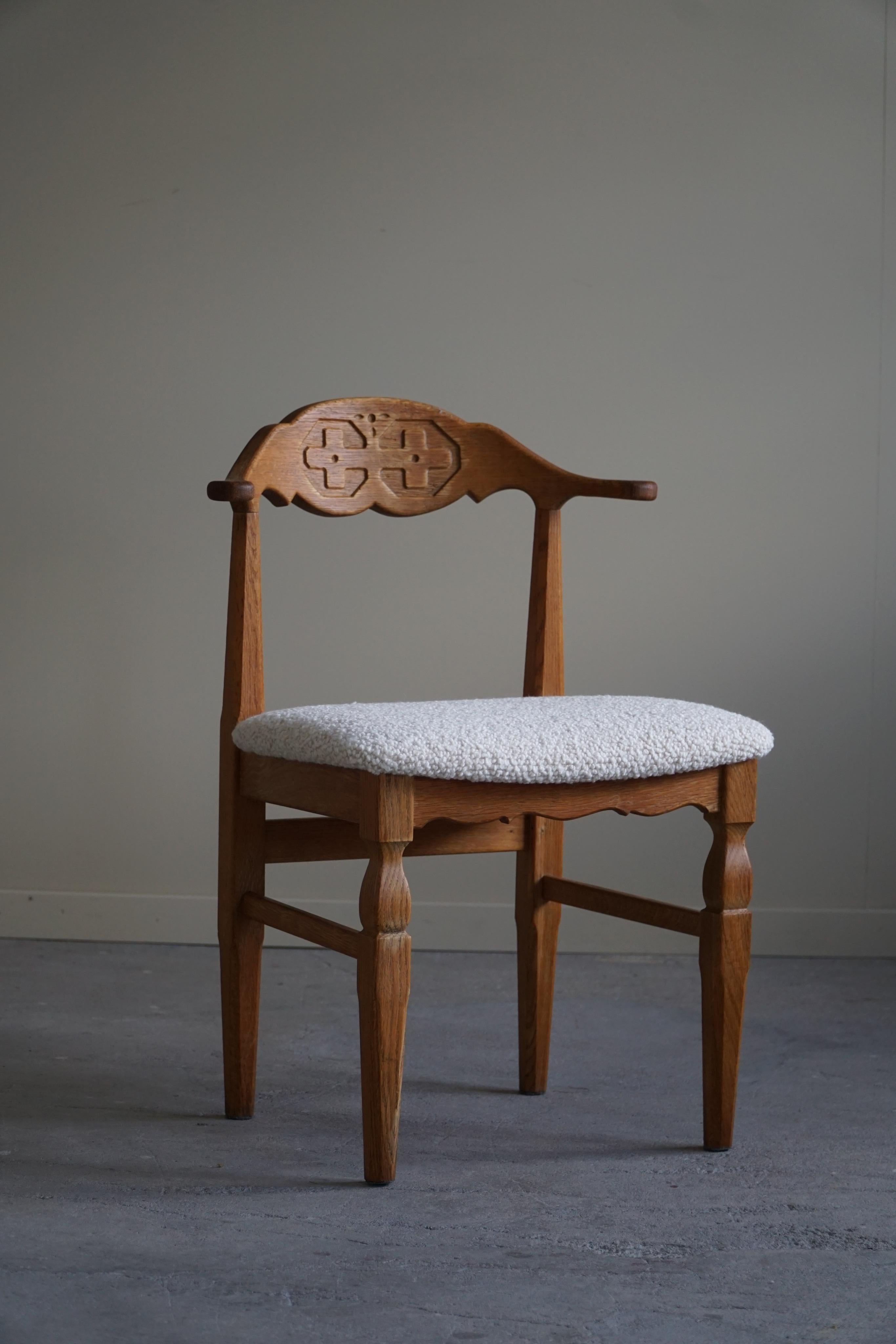 Danish Modern, Set of 10 Dining Chairs in Oak & Bouclé, Henning Kjærnulf, 1960s 4