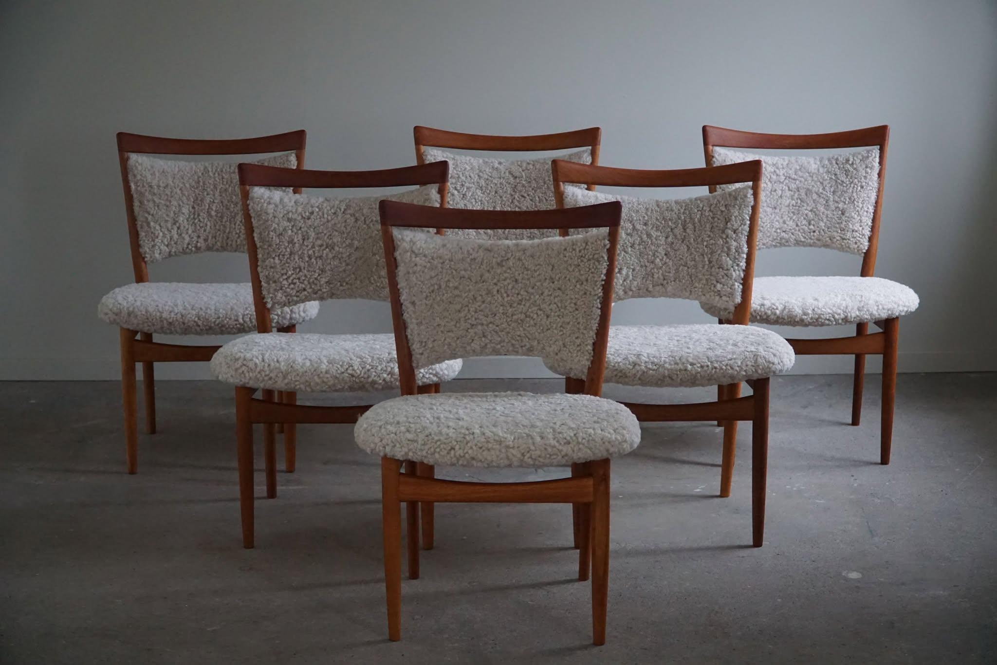 Set di 6 sedie moderne danesi in Oak e lana d'agnello, modello SW86 di Finn Juhls, 1953 in vendita 3