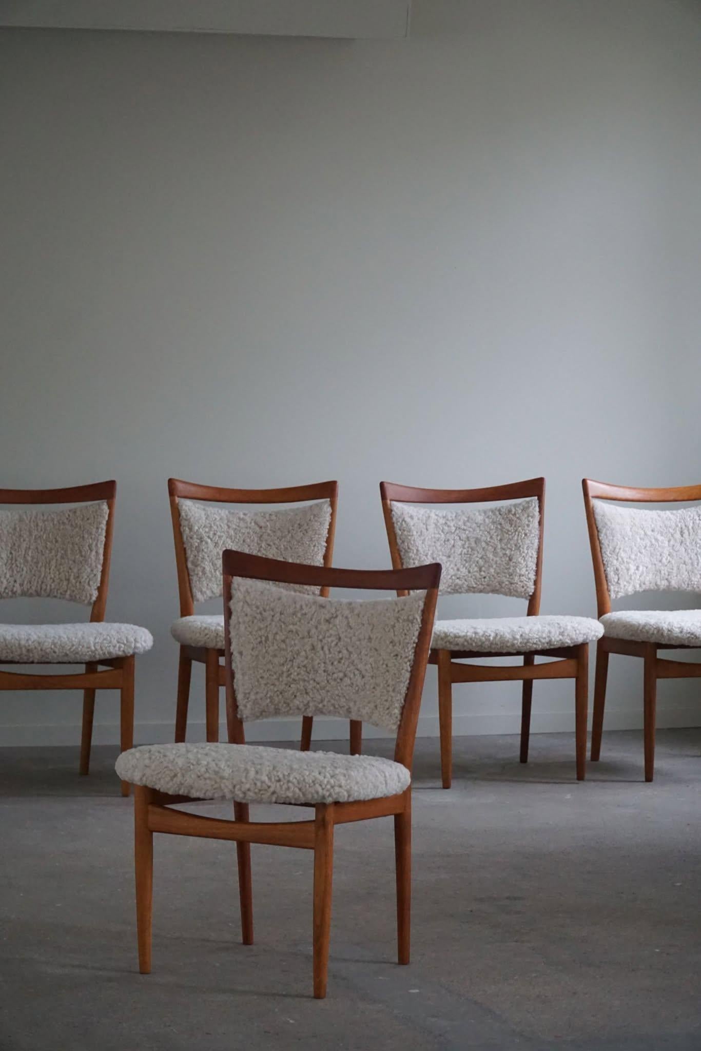 Set di 6 sedie moderne danesi in Oak e lana d'agnello, modello SW86 di Finn Juhls, 1953 in vendita 7