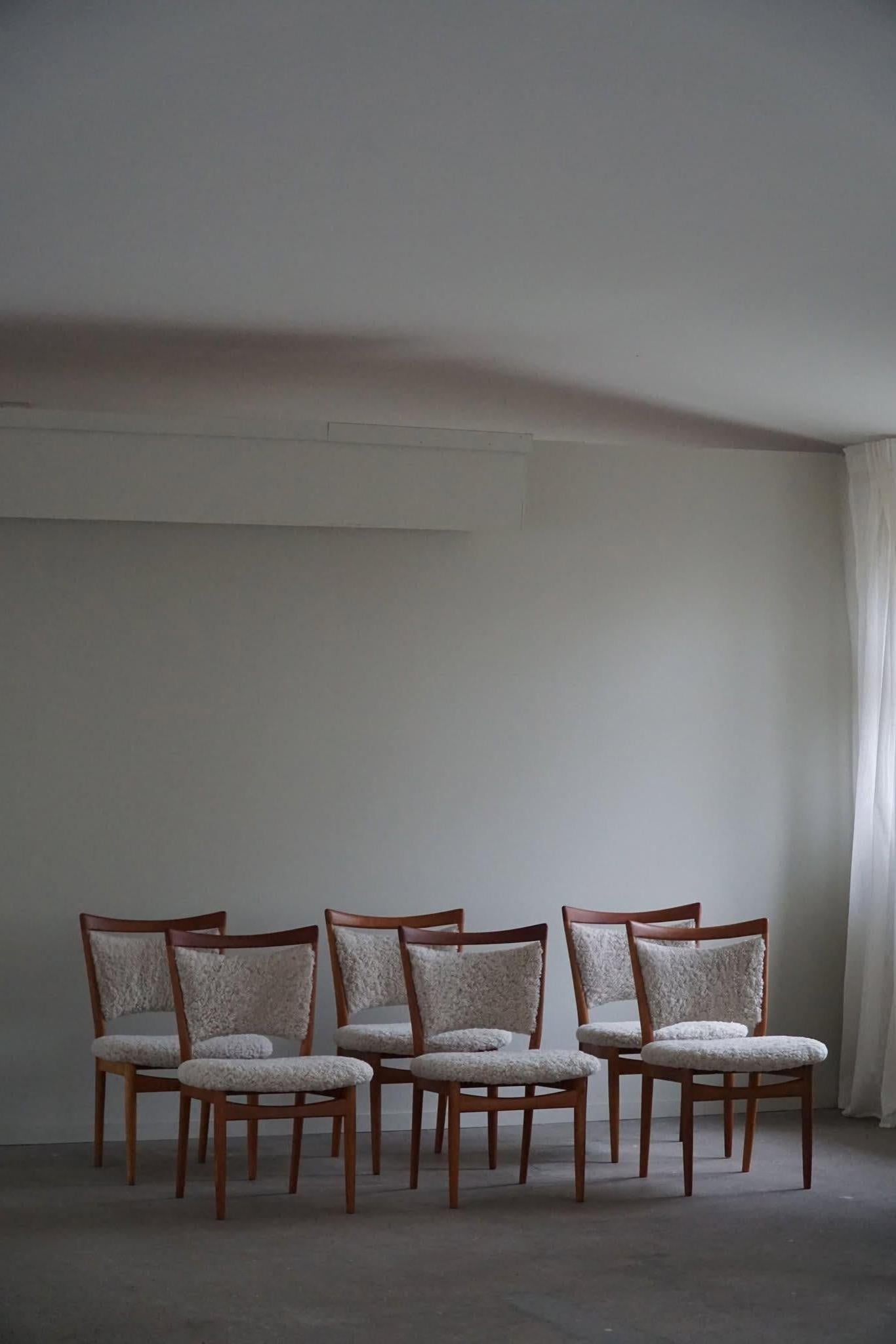 Set di 6 sedie moderne danesi in Oak e lana d'agnello, modello SW86 di Finn Juhls, 1953 in vendita 11