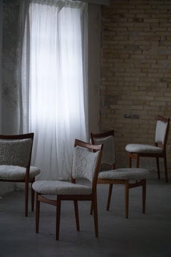 Dänische Moderne, 6er-Set Stühle aus Eiche und Lammfell, Modell SW86 von Finn Juhl, 1953