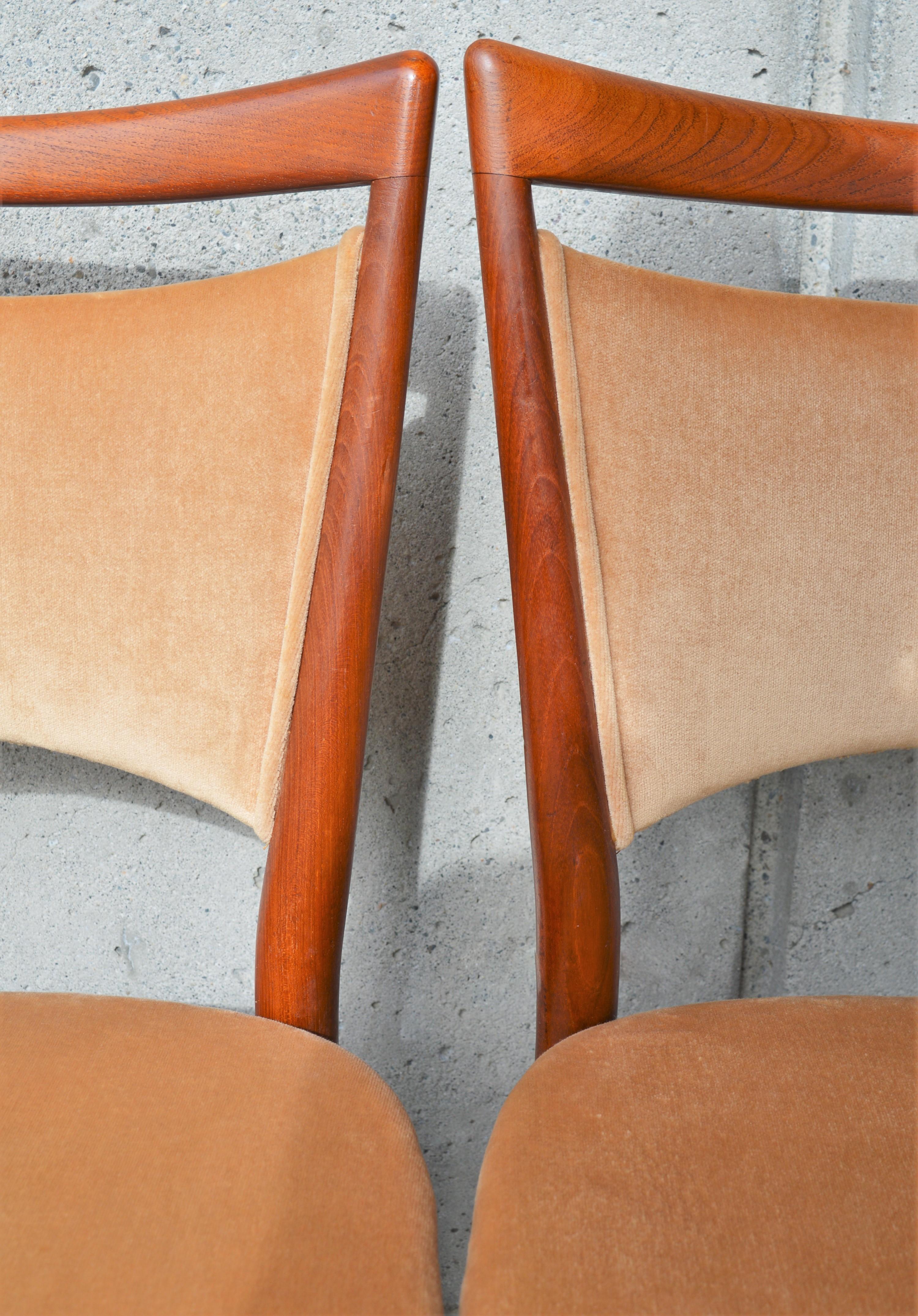 Mid-20th Century Danish Modern Set of 6 Teak SW68 Dining Chairs by Finn Juhl for Soren Willadsen For Sale