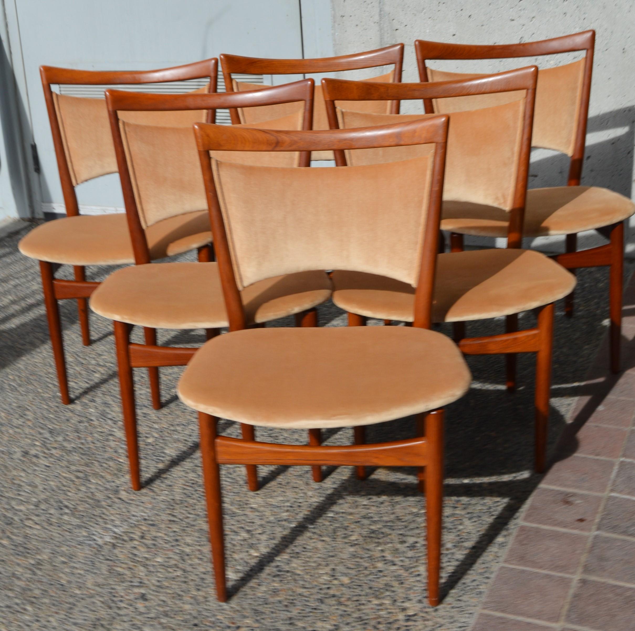 Mid-Century Modern Danish Modern Set of 6 Teak SW68 Dining Chairs by Finn Juhl for Soren Willadsen For Sale