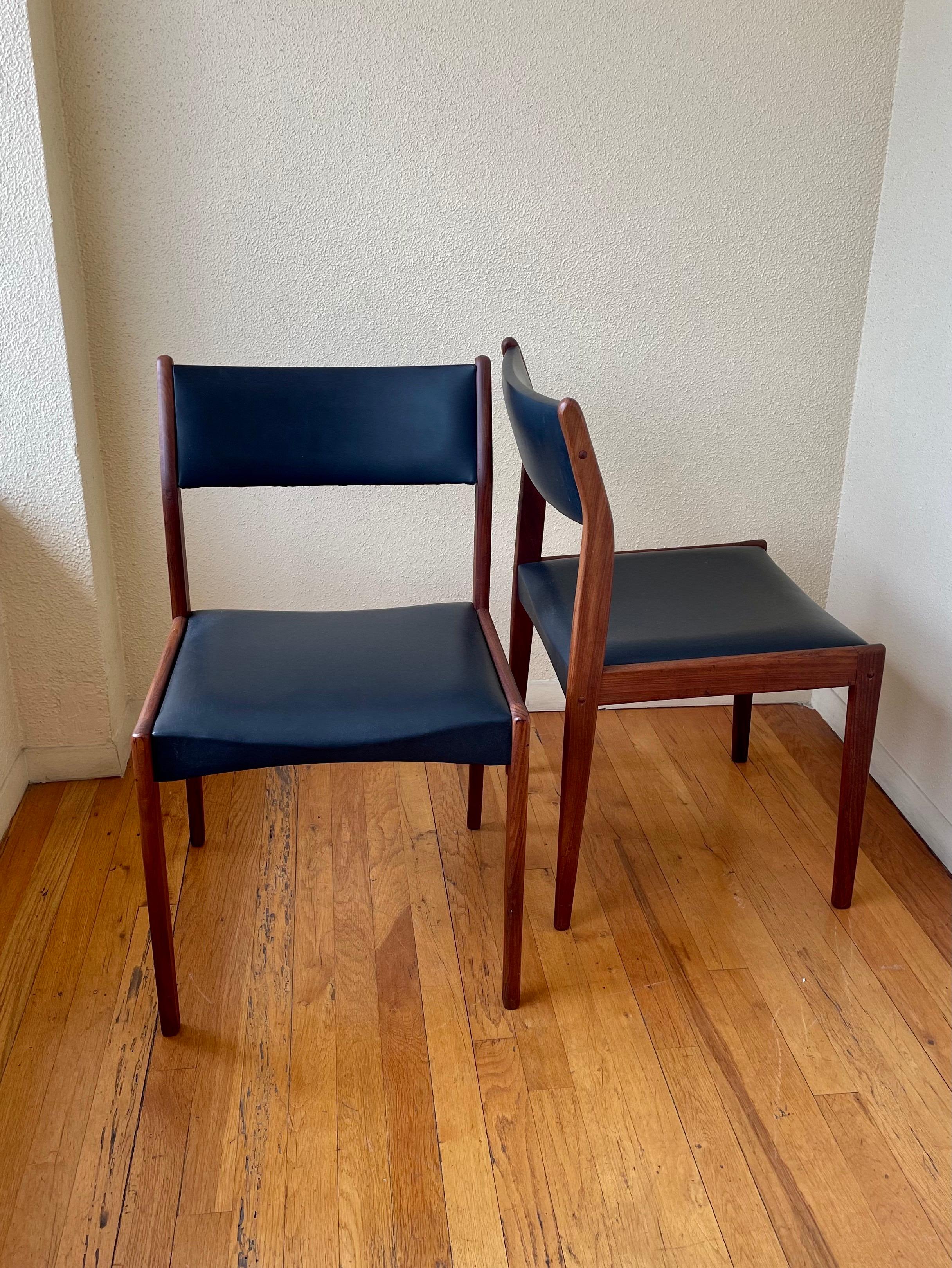 20th Century Danish Modern Set of Four Solid Walnut Frames Dinning Chairs