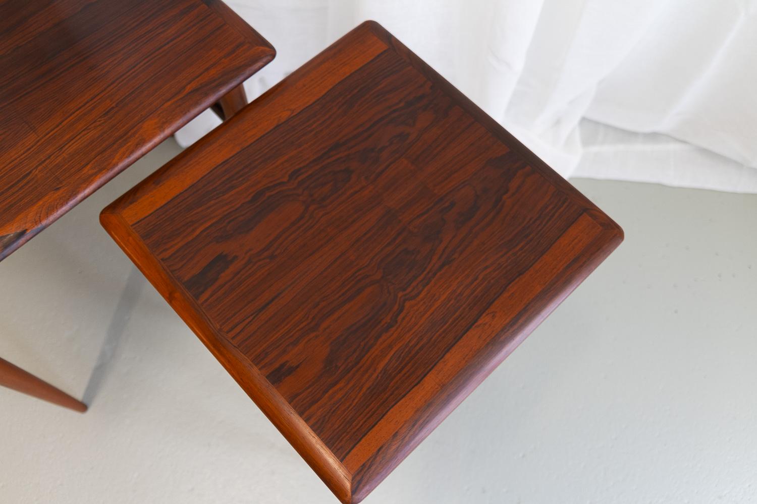 Ensemble de tables gigognes danoises modernes en bois de rose, années 1960.  en vente 7