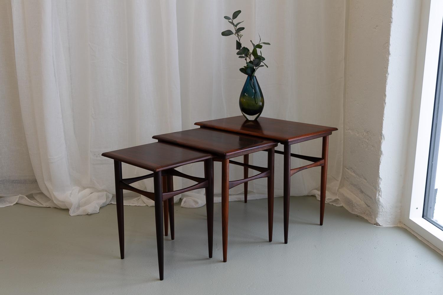 Ensemble de tables gigognes danoises modernes en bois de rose, années 1960.  en vente 8