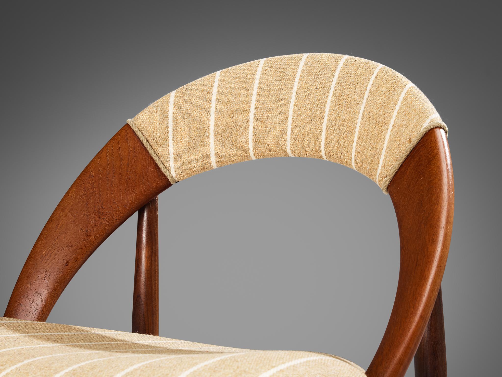 Tissu Ensemble de six chaises de salle à manger danoises modernes en teck en vente