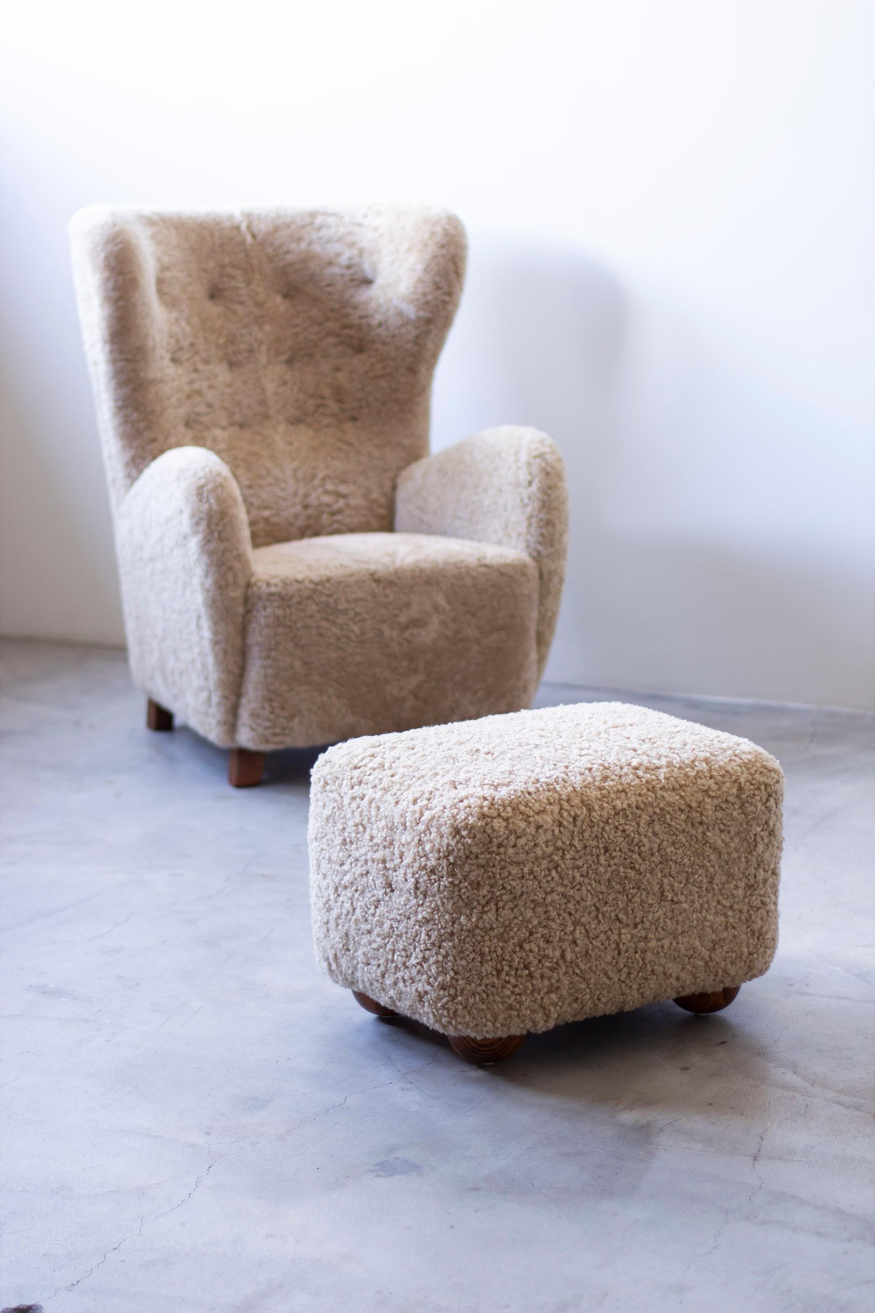 Danish modern sheepskin Wing back chair in the style of Lassen, Denmark 9