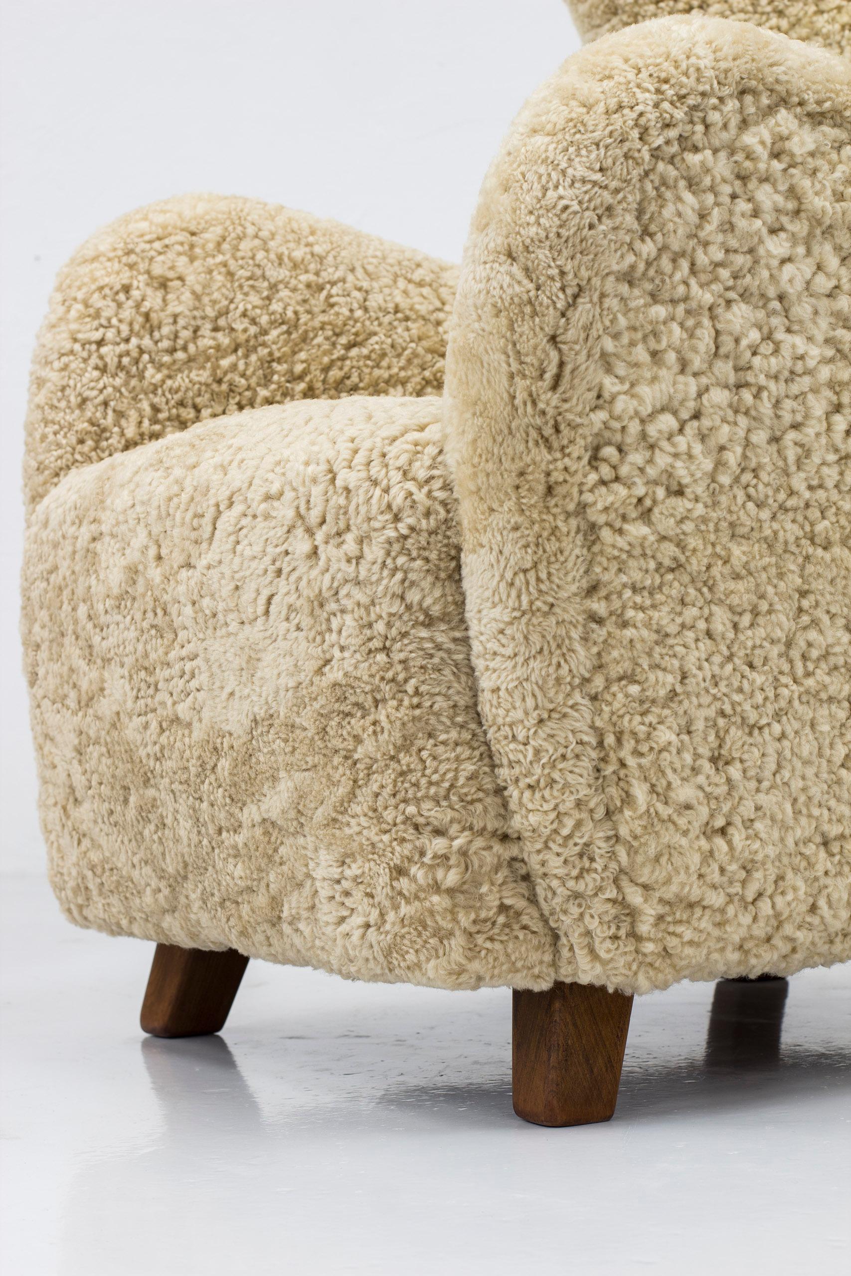 Danish modern sheepskin Wing back chairs attributed to Flemming Lassen, Denmark  For Sale 3