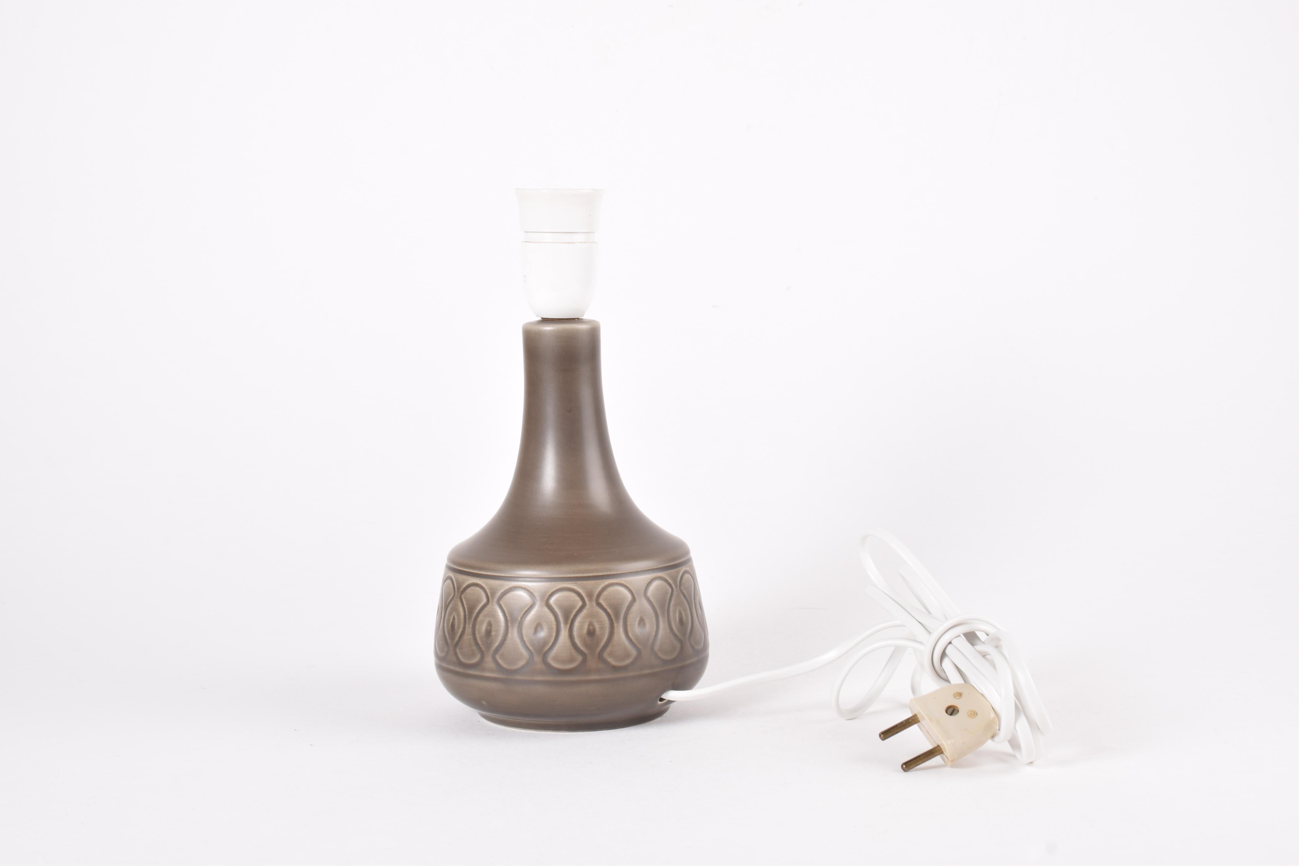 Danish Modern Søholm Ceramic Table Lamp Dusted Brown for Bedside or Shelf, 1960s In Good Condition In Silkeborg, Silkeborg