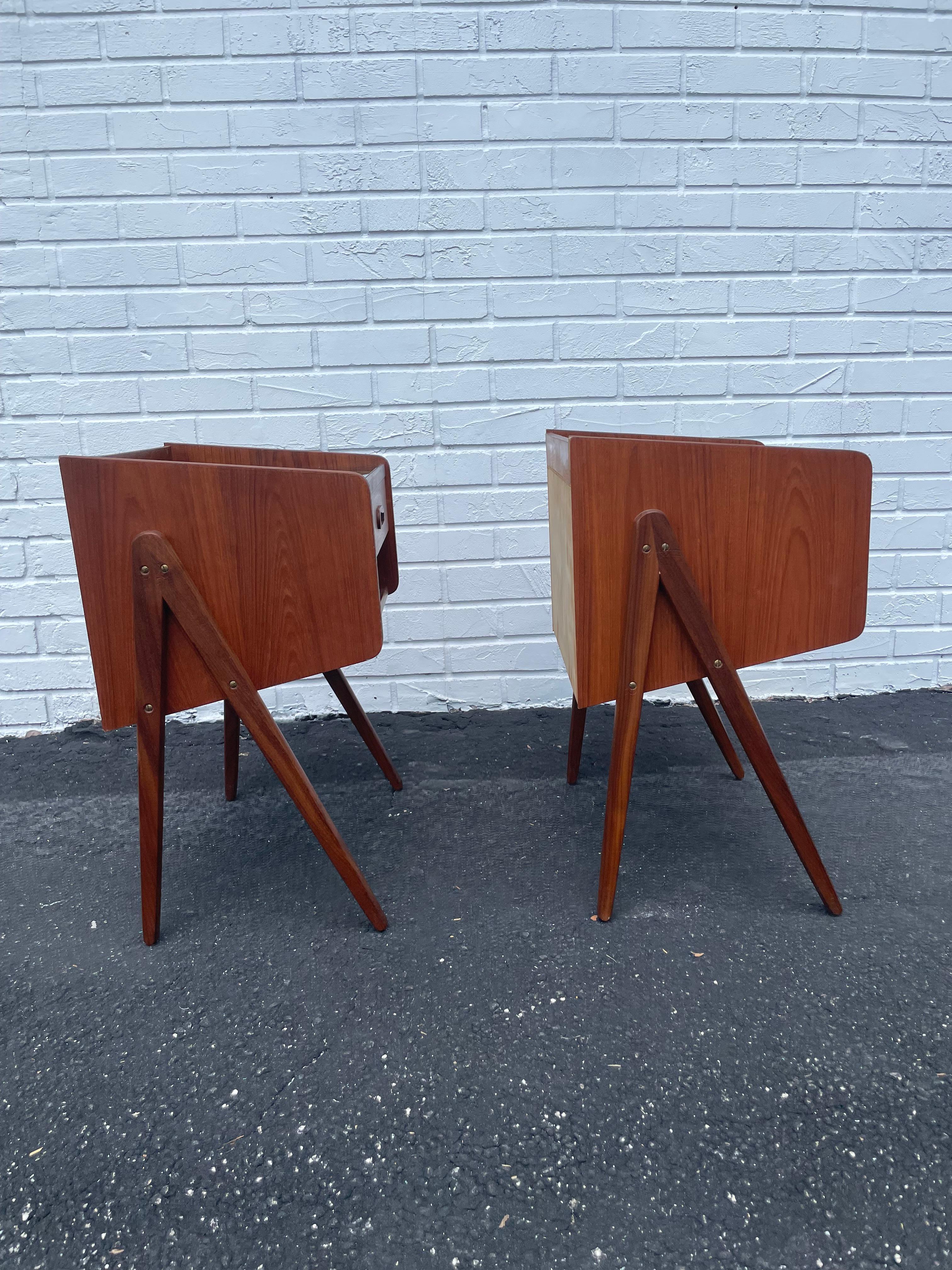 Danish Modern Side or End Tables - a Pair In Good Condition For Sale In Fort Lauderdale, FL