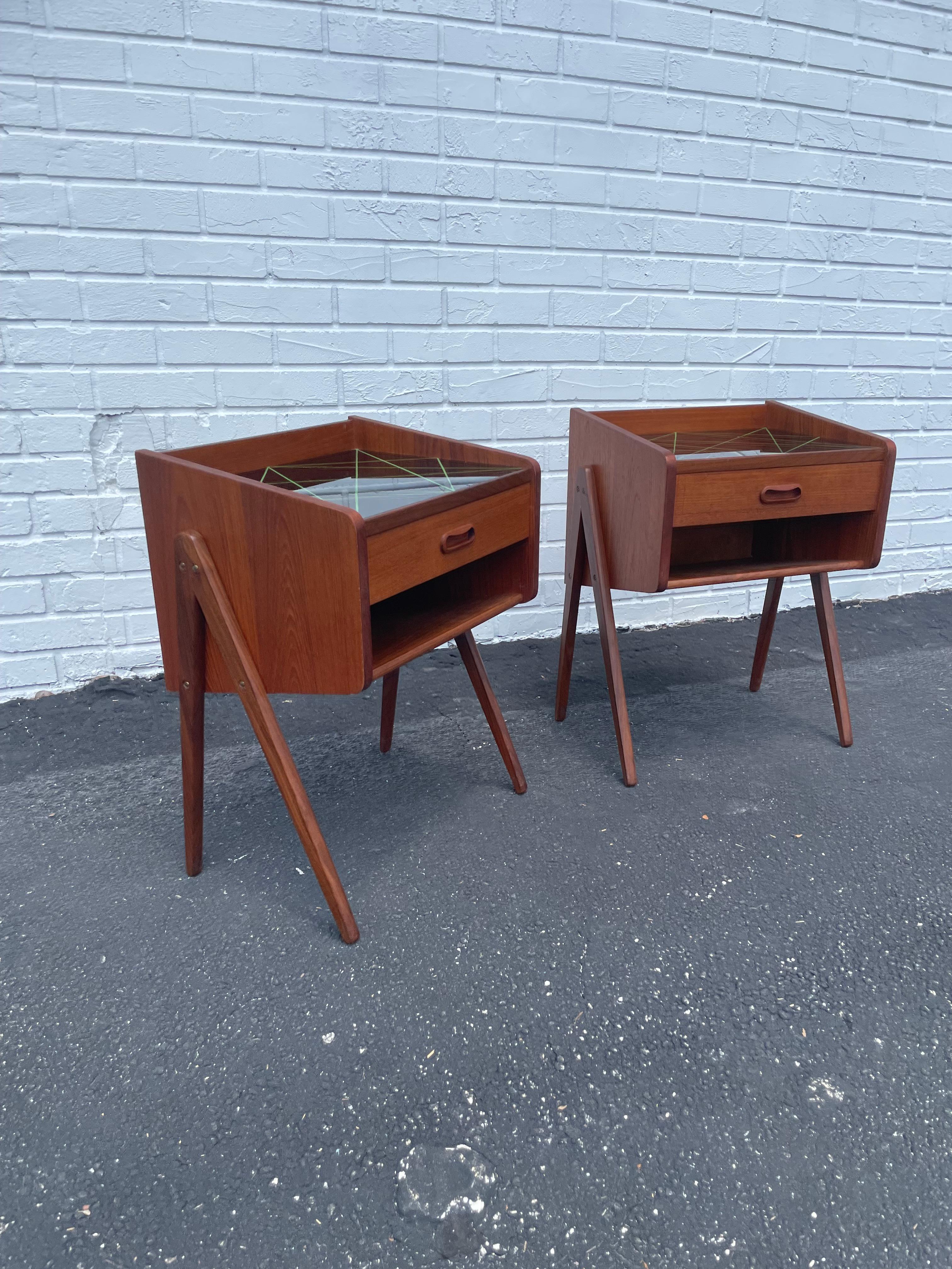 Danish Modern Side or End Tables - a Pair For Sale 3