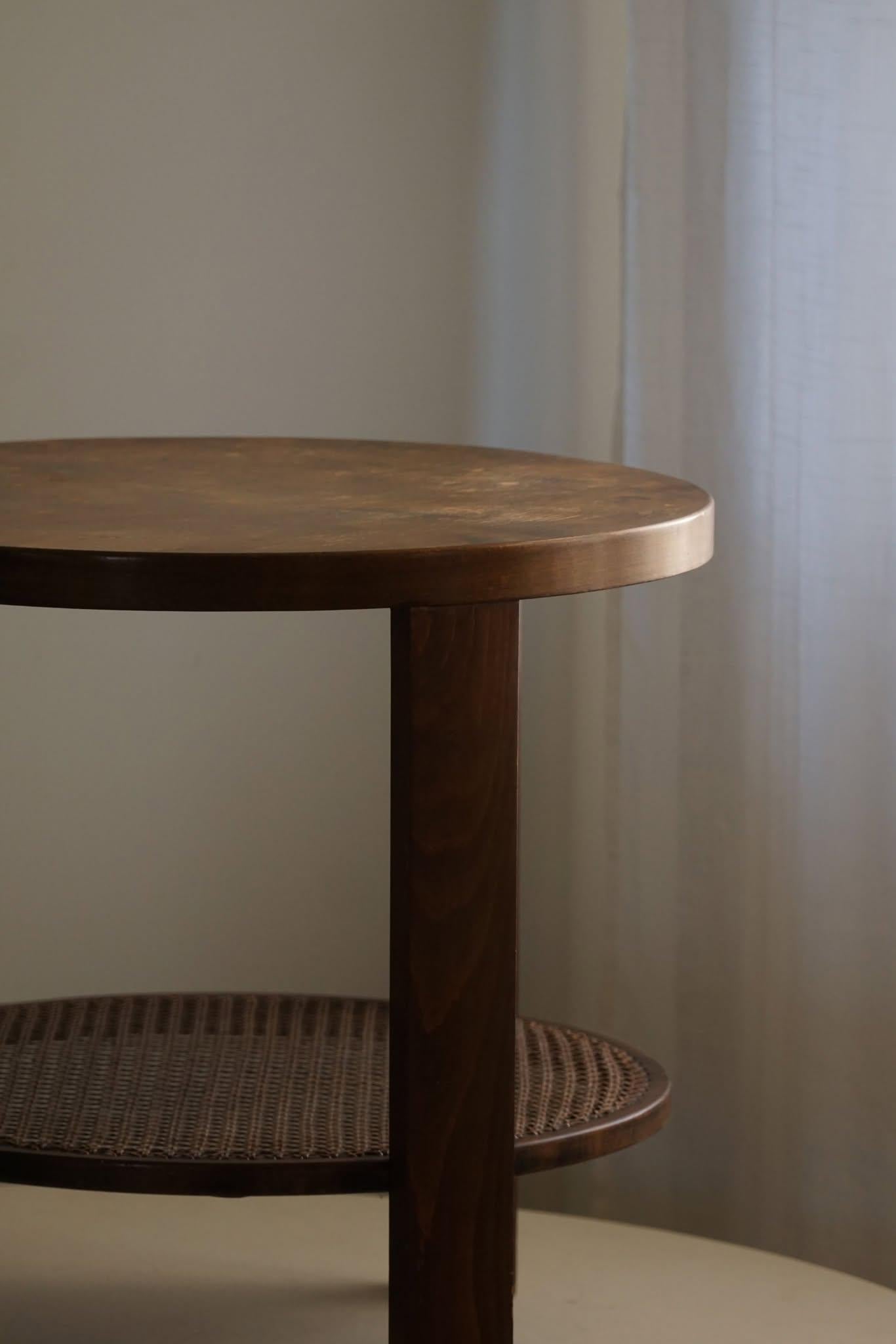 Dänischer moderner dänischer Beistelltisch aus lackierter Buche, Fritz Hansen, „Modell 1535“, 1940er Jahre im Angebot 8
