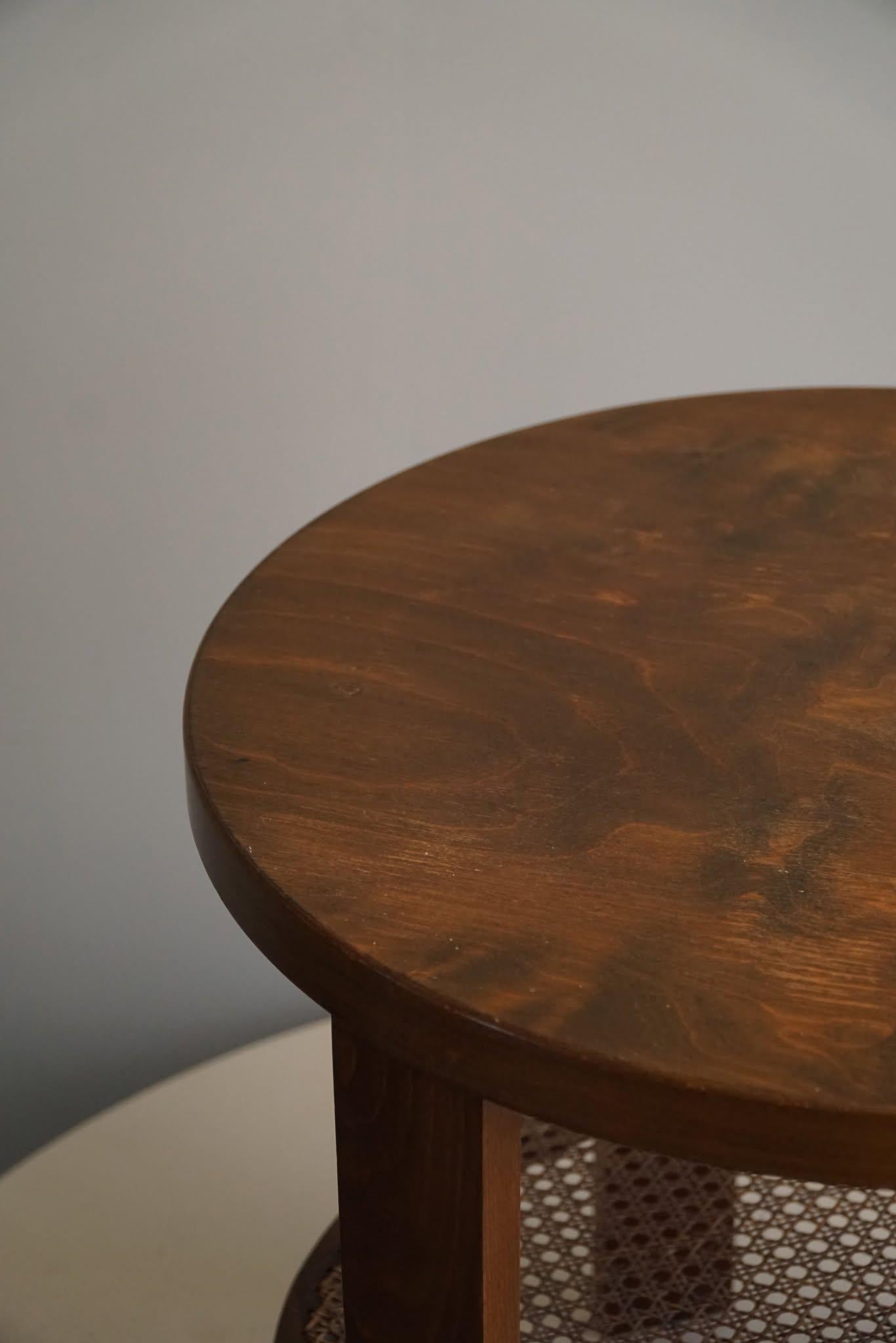 Dänischer moderner dänischer Beistelltisch aus lackierter Buche, Fritz Hansen, „Modell 1535“, 1940er Jahre im Angebot 11