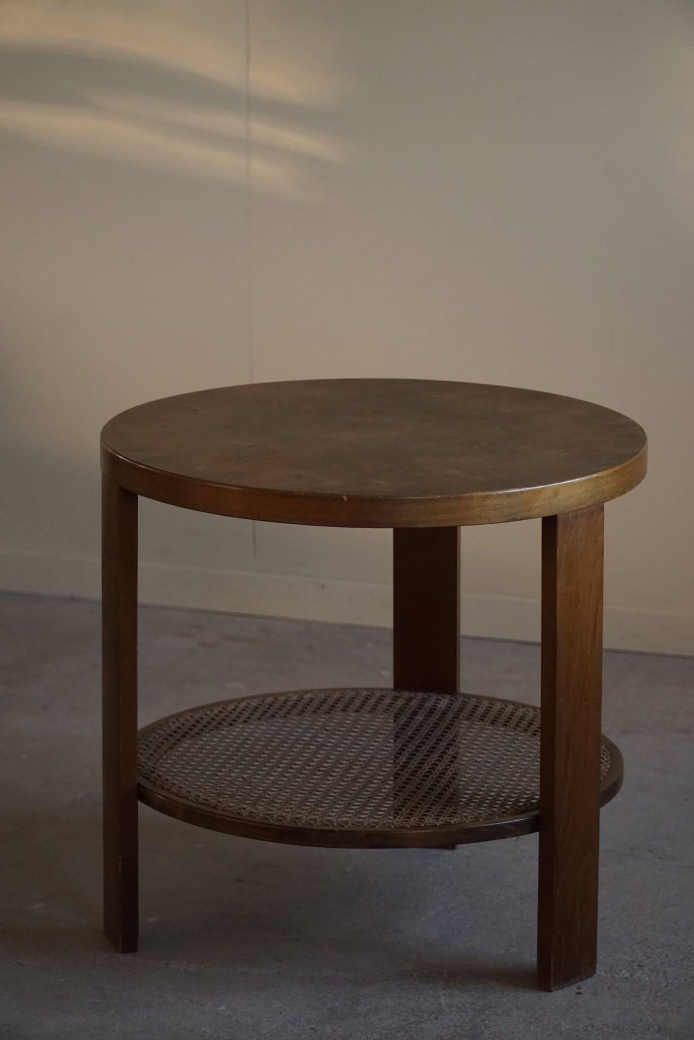 Dänischer moderner dänischer Beistelltisch aus lackierter Buche, Fritz Hansen, „Modell 1535“, 1940er Jahre (20. Jahrhundert) im Angebot