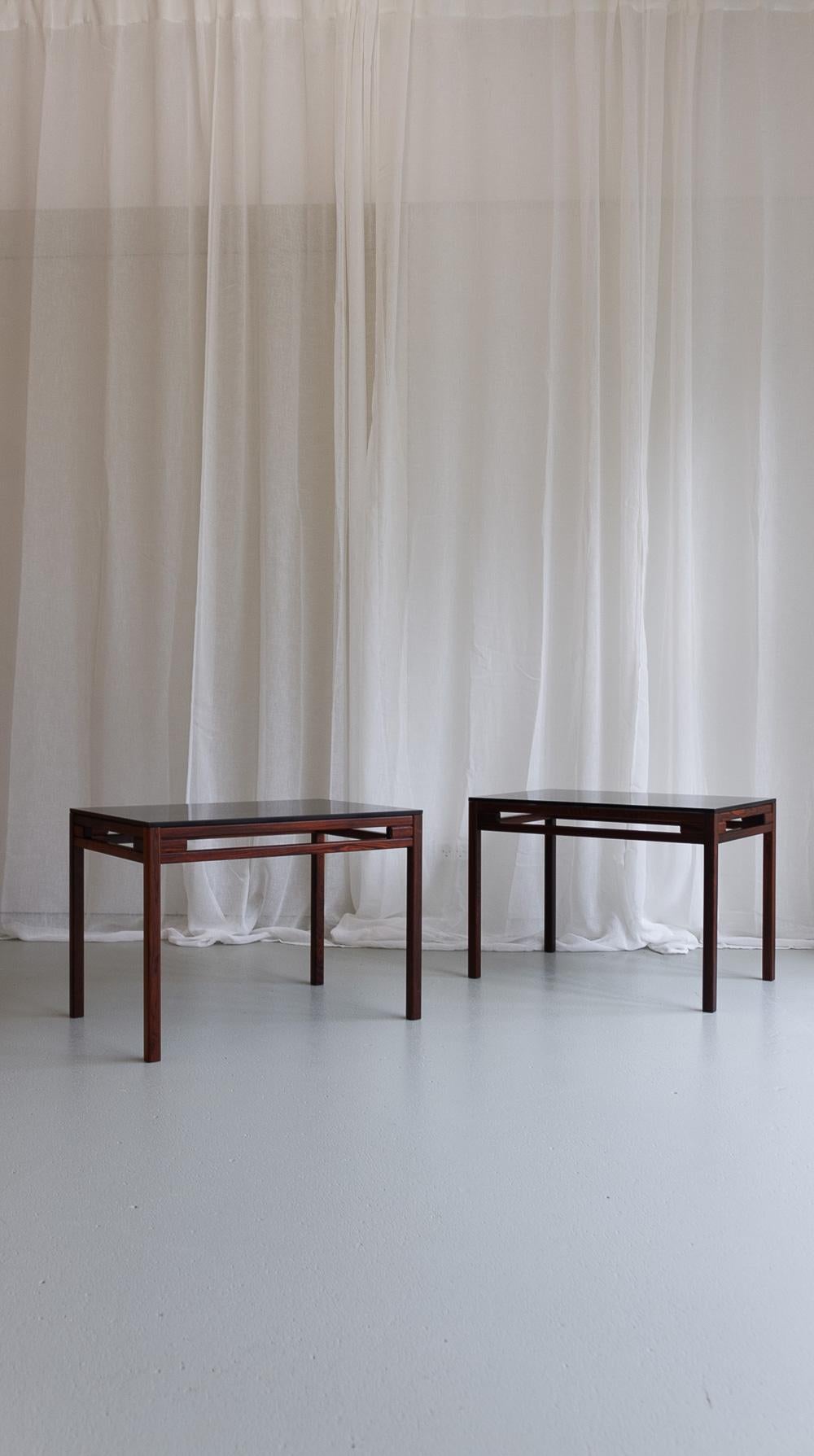 Tables d'appoint danoises modernes en bois de rose et verre, années 1960 Ensemble de 2. en vente 8