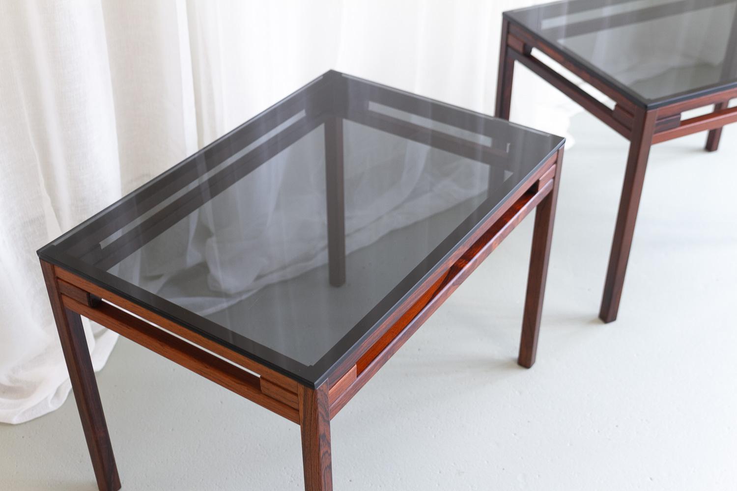 Danish Modern Side Tables in Rosewood and Glass, 1960s. Set of 2. For Sale 1