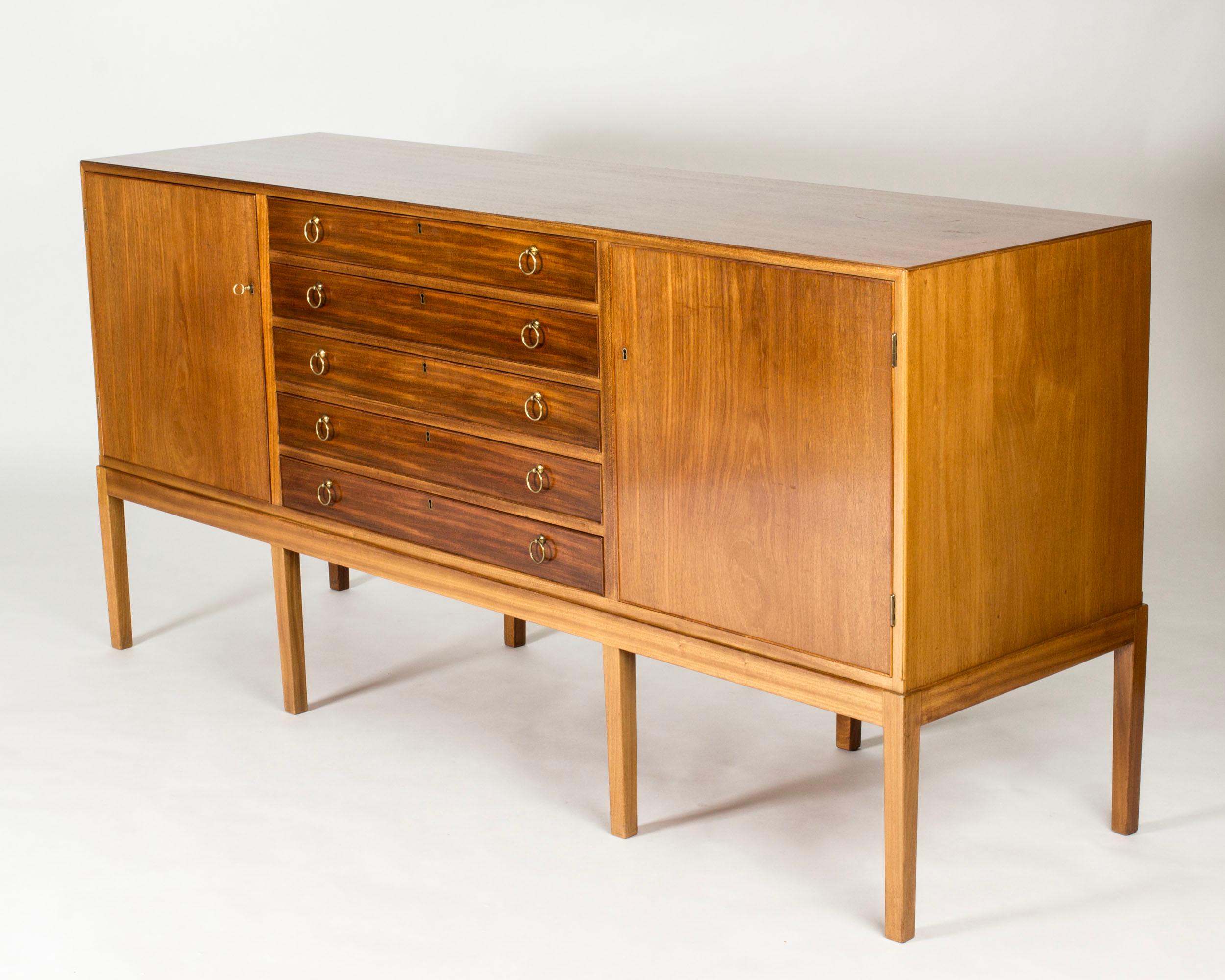 Scandinavo moderno Credenza moderna danese di Jacob Kjær, Danimarca, anni '40 in vendita