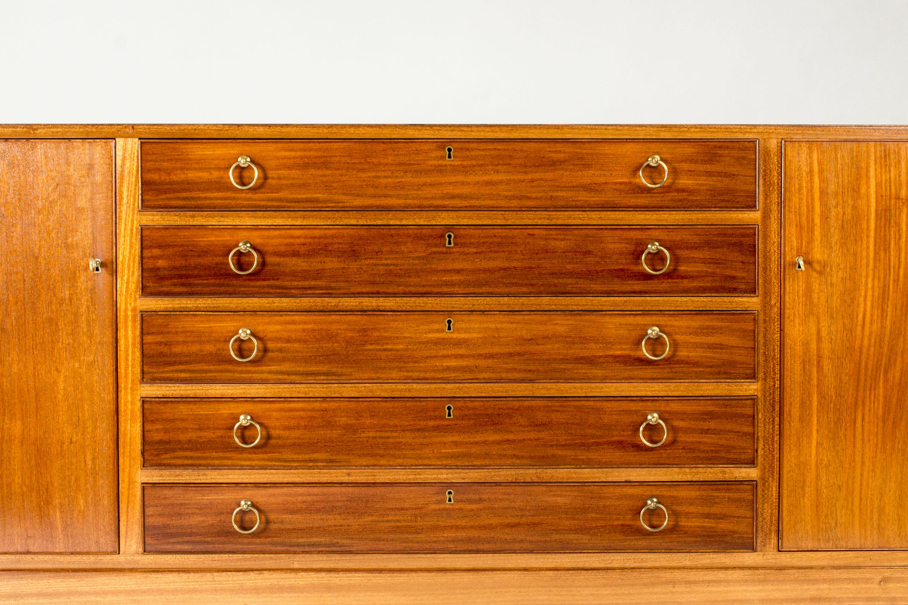 Credenza moderna danese di Jacob Kjær, Danimarca, anni '40 In condizioni buone in vendita a Stockholm, SE