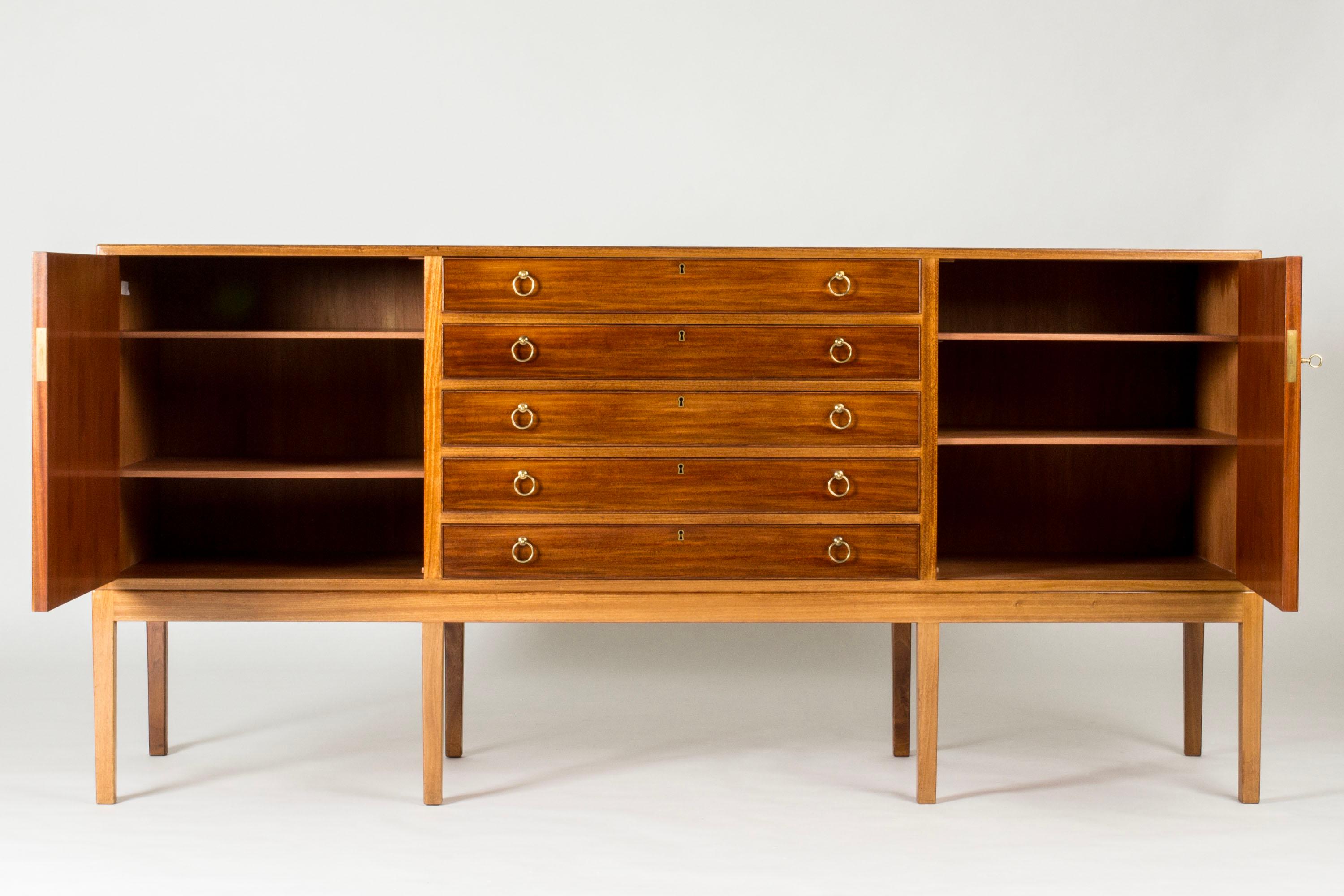 Mogano Credenza moderna danese di Jacob Kjær, Danimarca, anni '40 in vendita