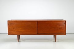 Credenza moderna danese di Niels Otto Møller in teak anni '60