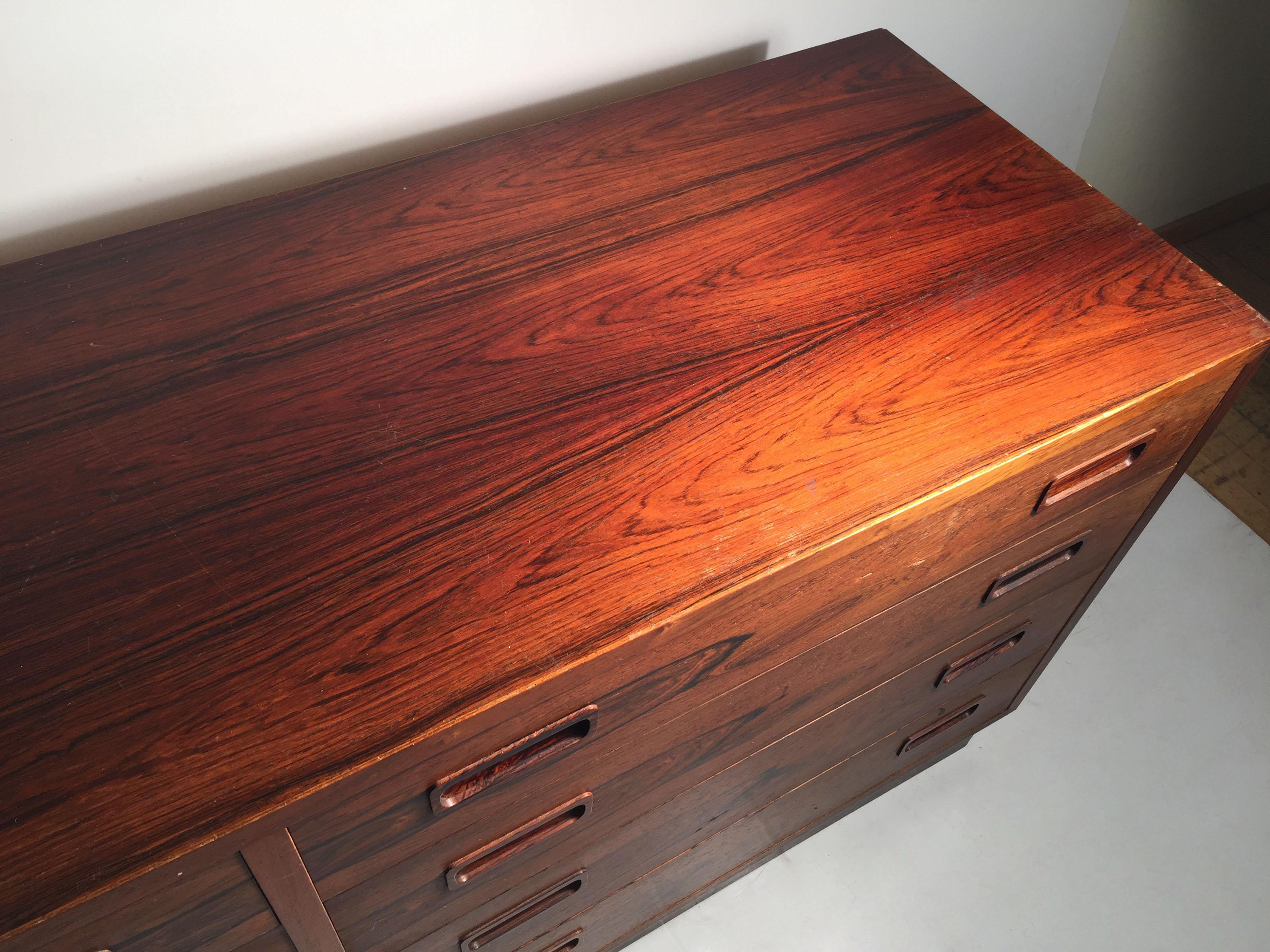 20th Century Danish Modern Signed Poul Hundevad Rosewood Dresser Sideboard For Sale