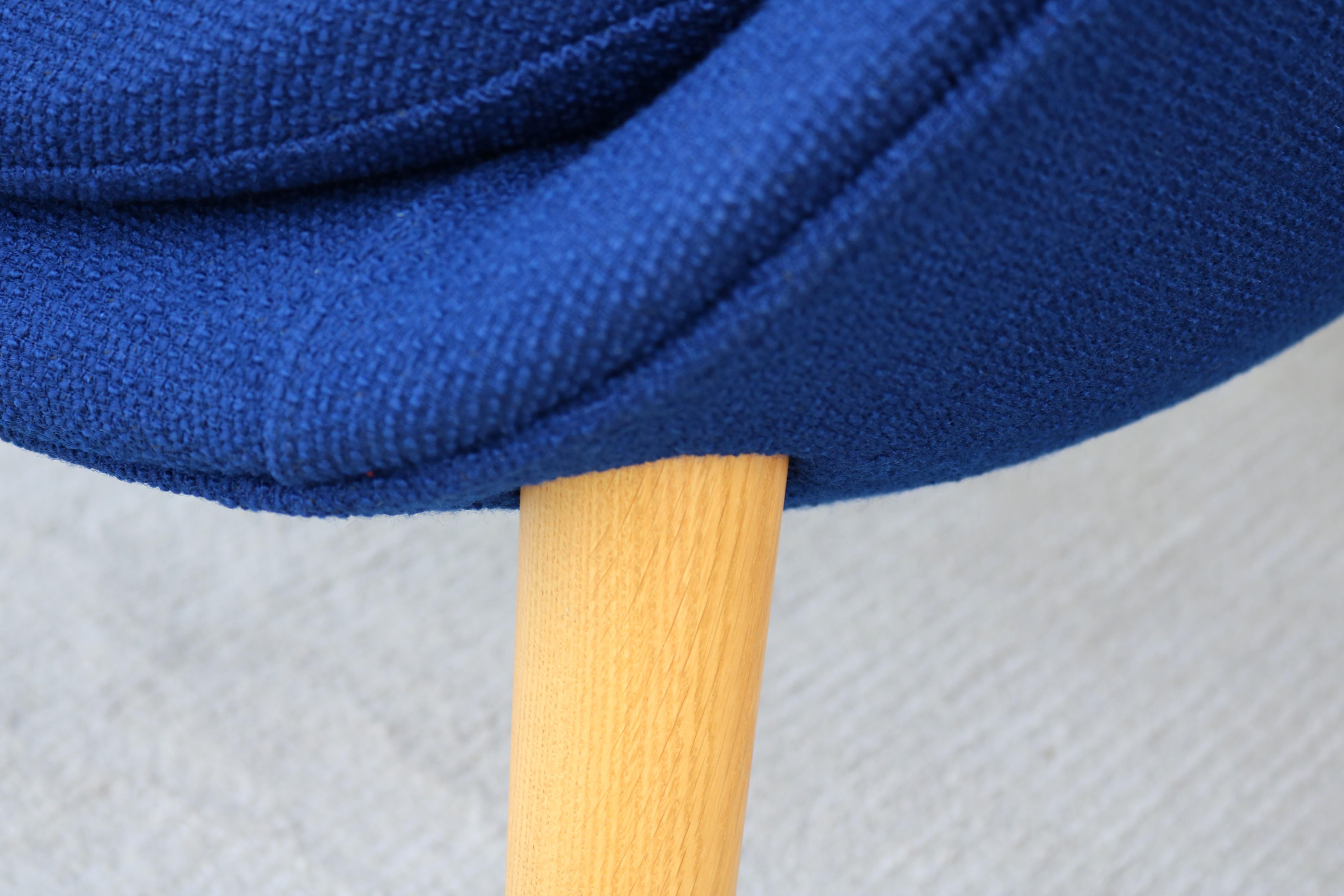 Blaue Hyg-Loungesessel der dänischen Moderne Simon Legald für Normann Copenhagen, ein Paar im Angebot 8