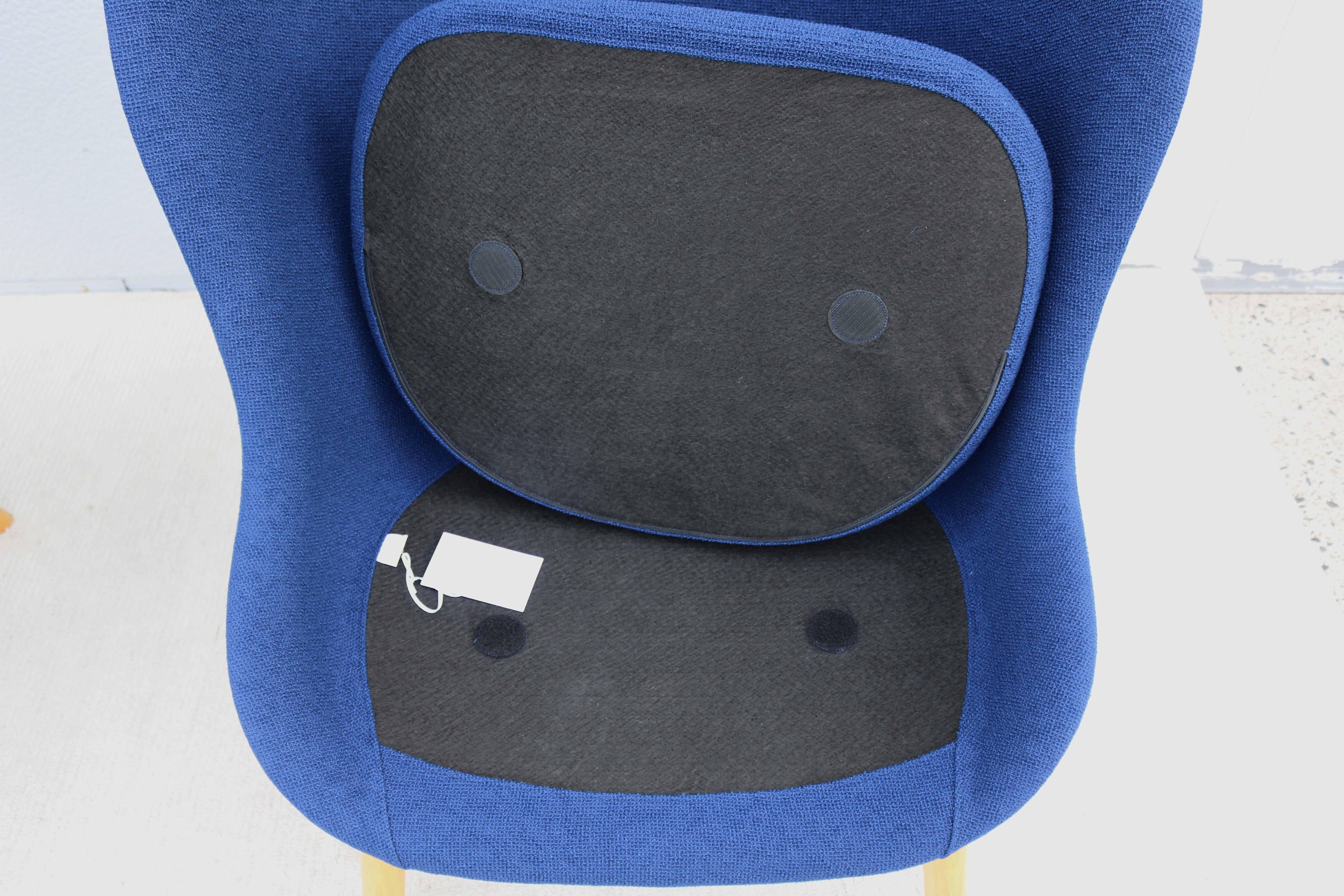 Blaue Hyg-Loungesessel der dänischen Moderne Simon Legald für Normann Copenhagen, ein Paar im Angebot 11