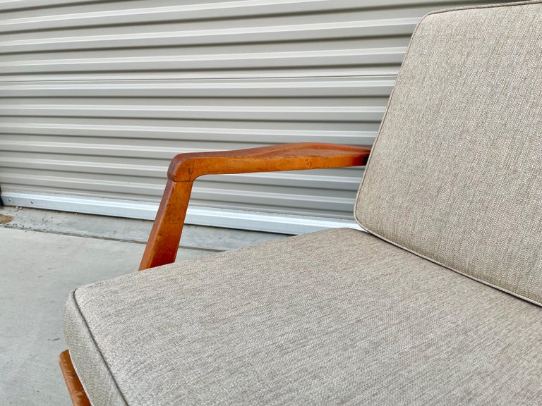 Danish Modern Single Walnut Lounge Chair by Ib Kofod-Larsen for Selig In Good Condition For Sale In North Hollywood, CA