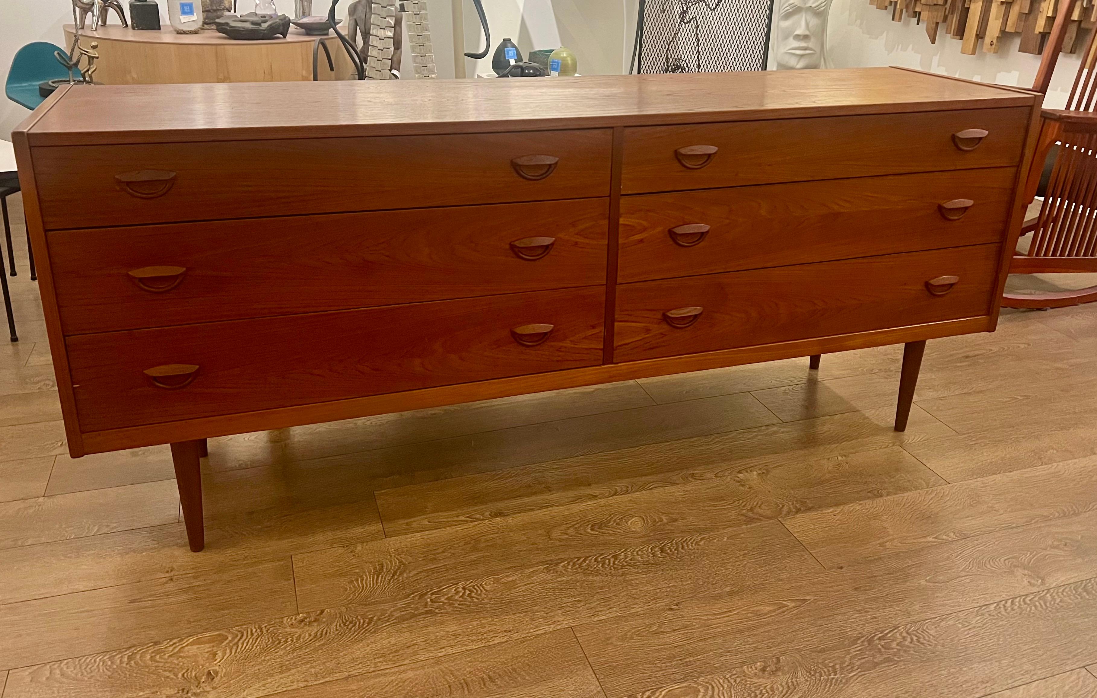 Danish Modern Six Drawer Dresser  In Good Condition For Sale In San Diego, CA