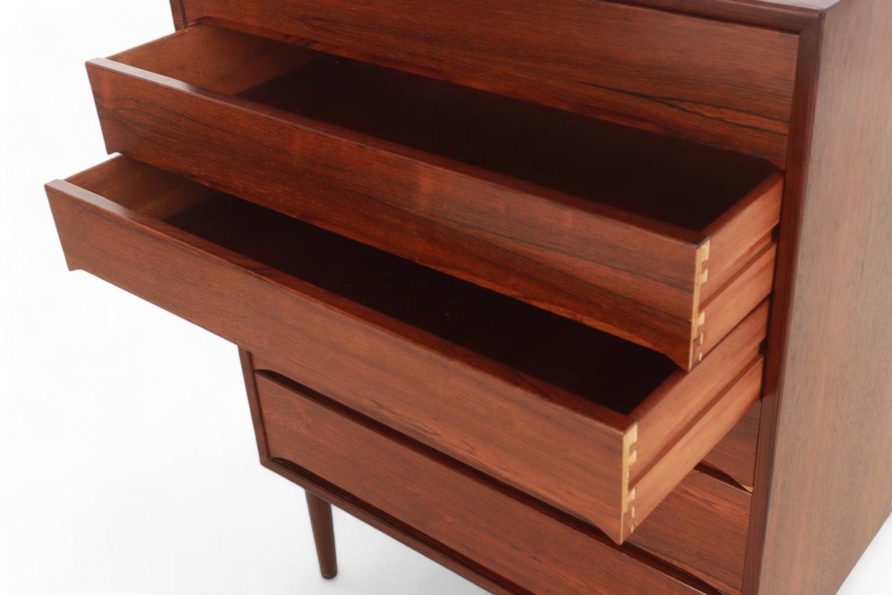 Mid-Century moderno Comò danese moderno a sei cassetti in legno di palissandro in vendita