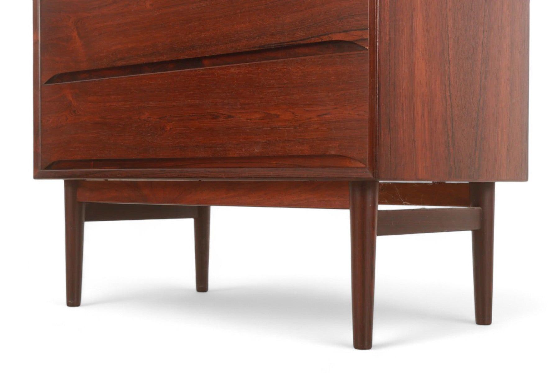 Danese Comò danese moderno a sei cassetti in legno di palissandro in vendita
