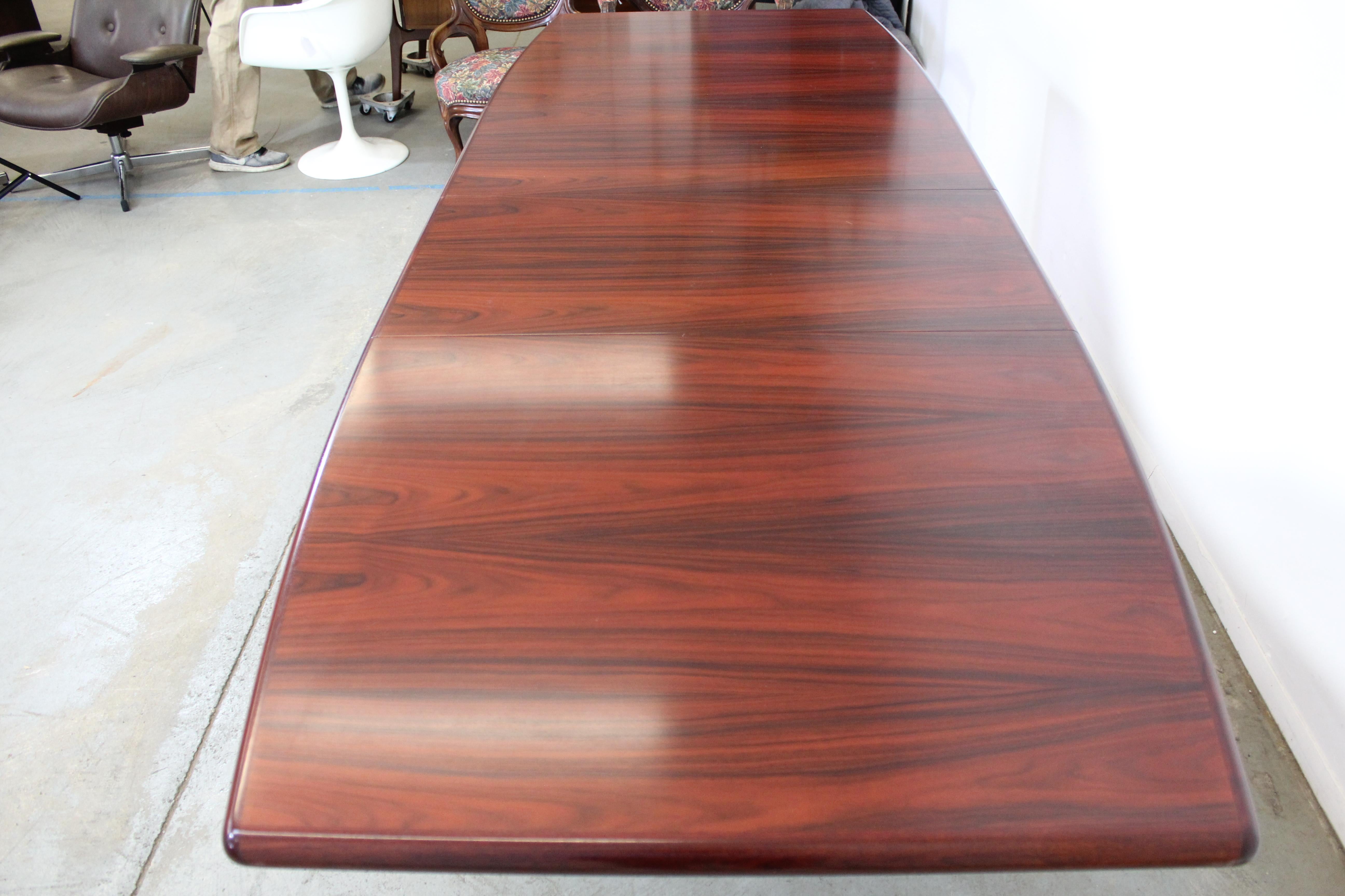 Danish Modern Skovby Rosewood Extendable Surfboard Dining Table In Good Condition In Wilmington, DE
