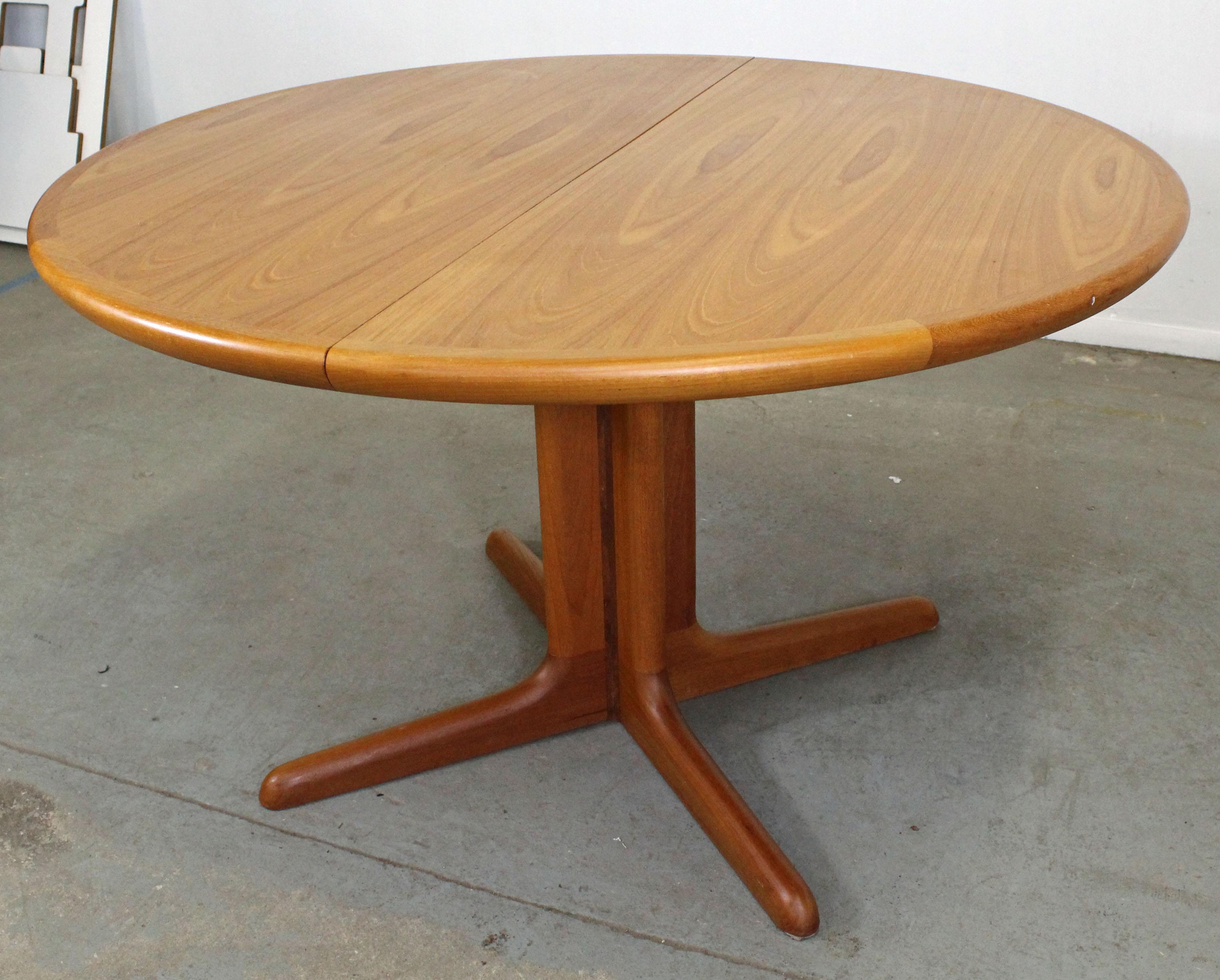 Danish Modern Skovby Teak Extendable Dining Table In Good Condition In Wilmington, DE