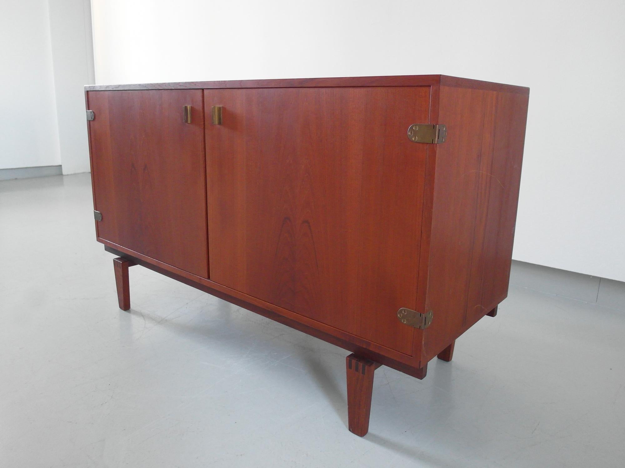 Danish Modern Small Teak Sideboard by Peter Løvig Nielsen, Denmark, 1960s im Angebot 2