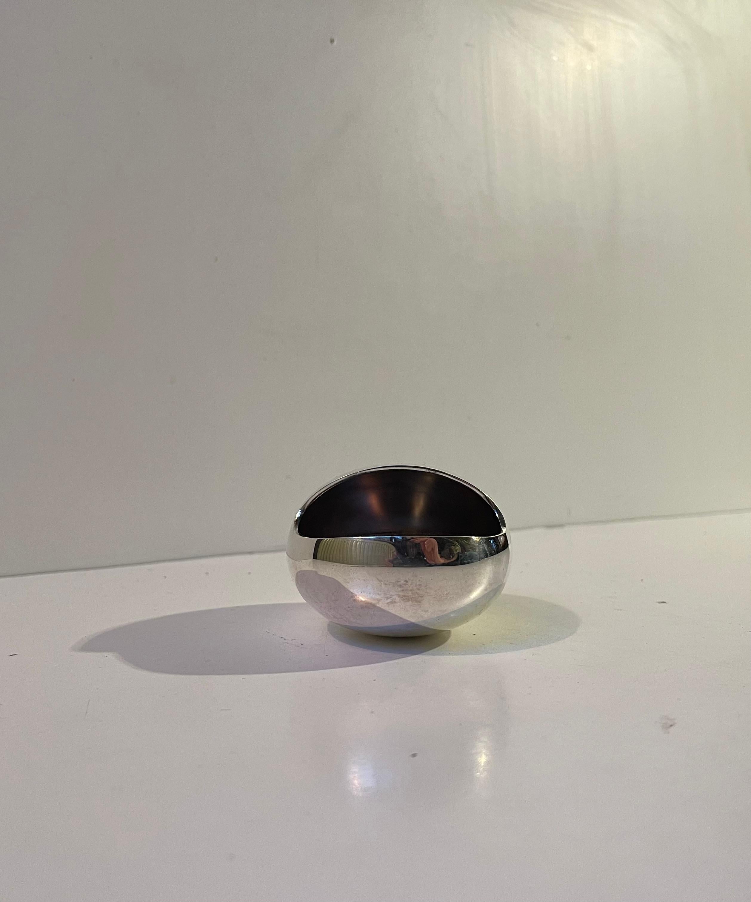 Mid-Century moderno Posacenere Smile moderno danese in silverplate di Carl Cohr, anni '50 in vendita