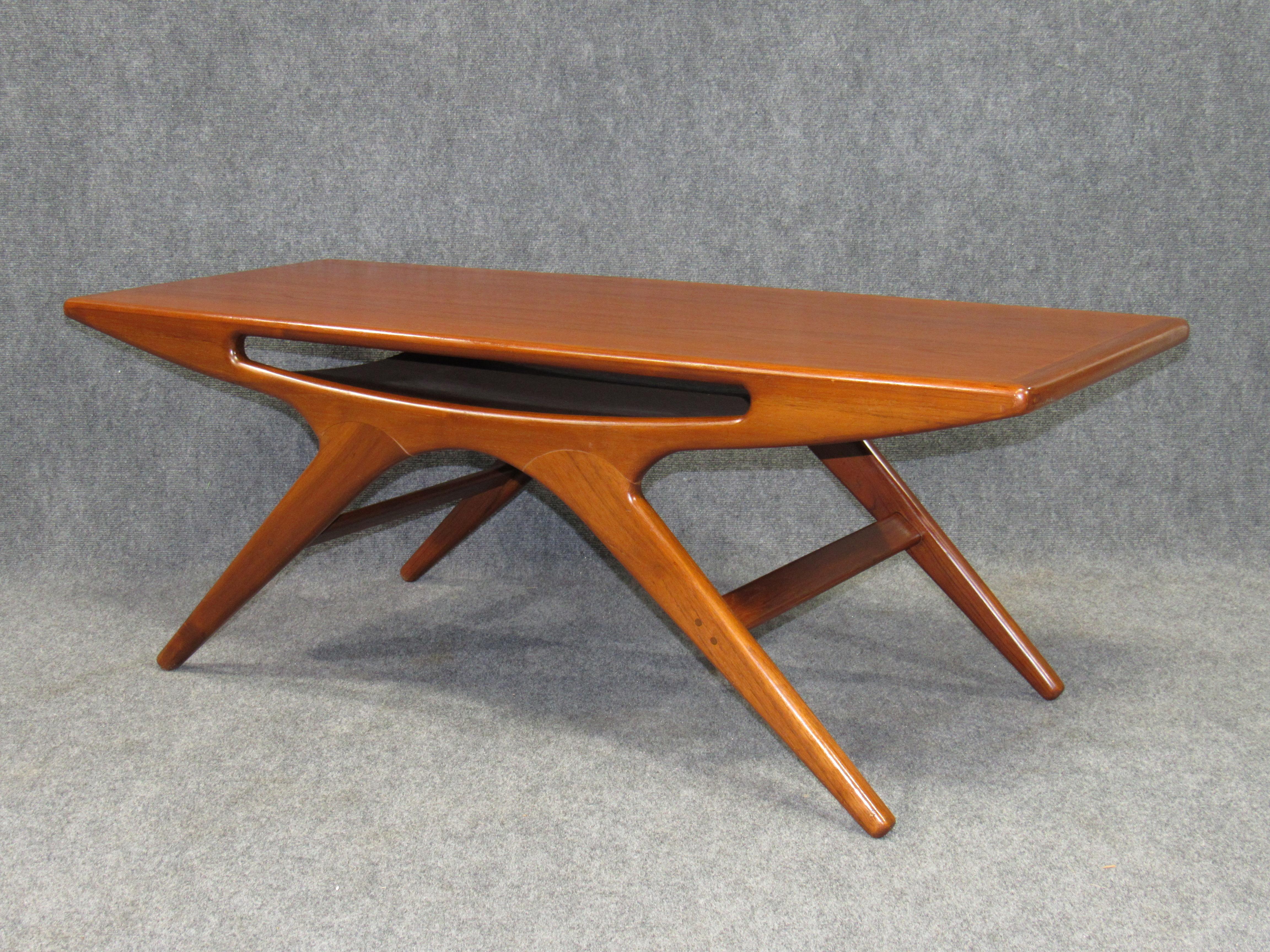 Danish Modern Smile Coffee Table in Teak by Johannes Andersen for CFC Silkeborg 5