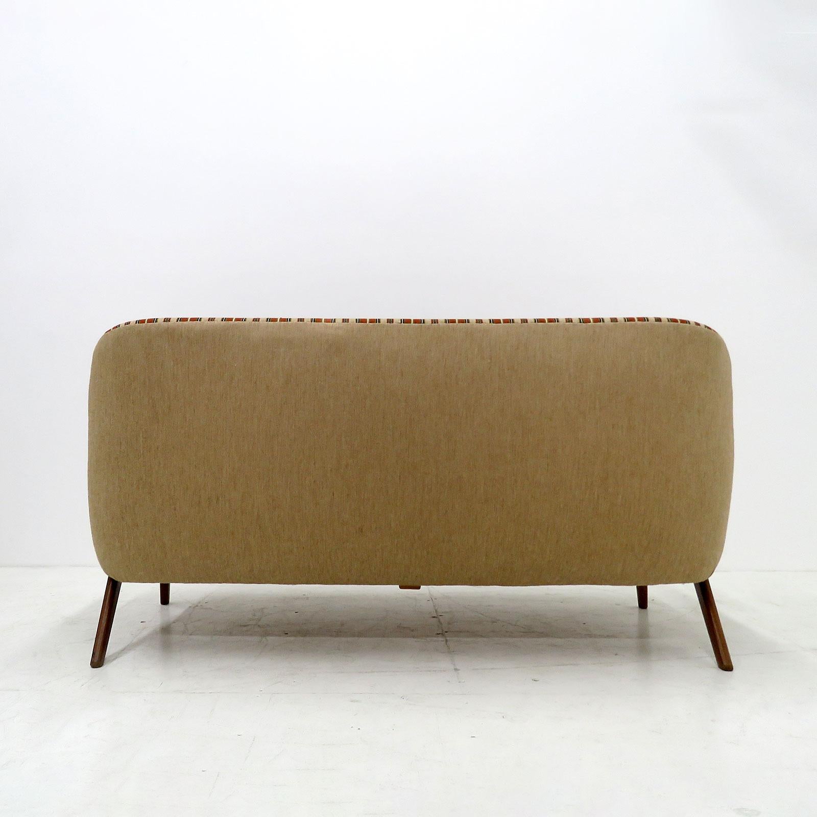 Dänisches Modernes Sofa, 1950 im Angebot 1