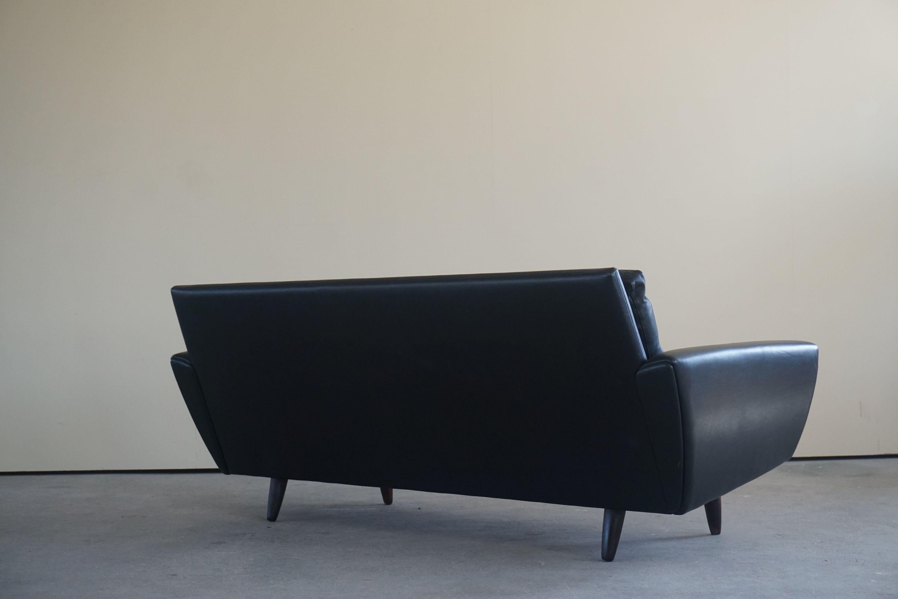 Danish Modern Sofa by Georg Thams in Black Leather and Rosewood Legs, 1964 In Good Condition In Odense, DK
