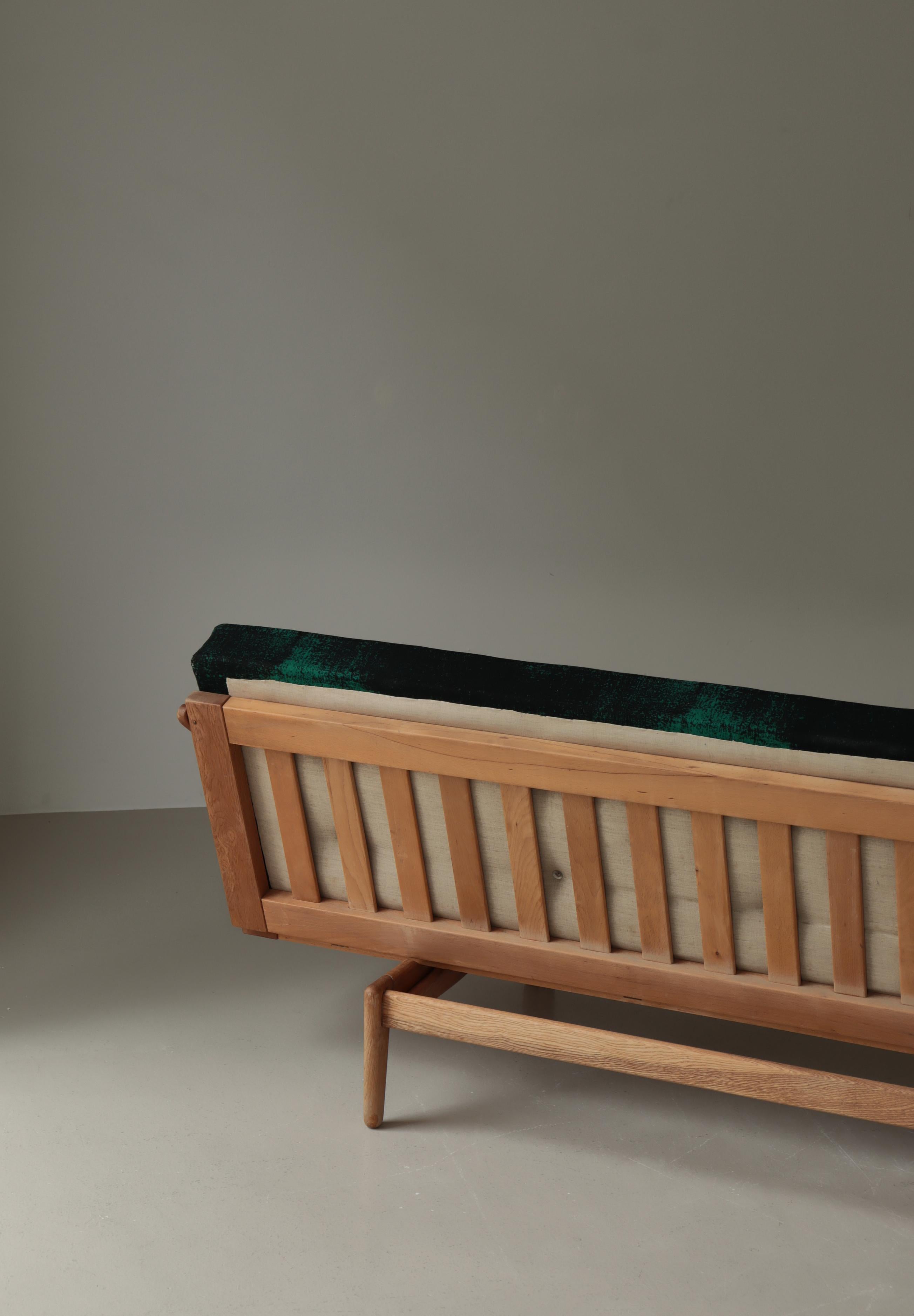 Sofá-cama moderno danés en madera de roble, Poul Volther para Frem Møbelfabrik, años 50 en venta 9