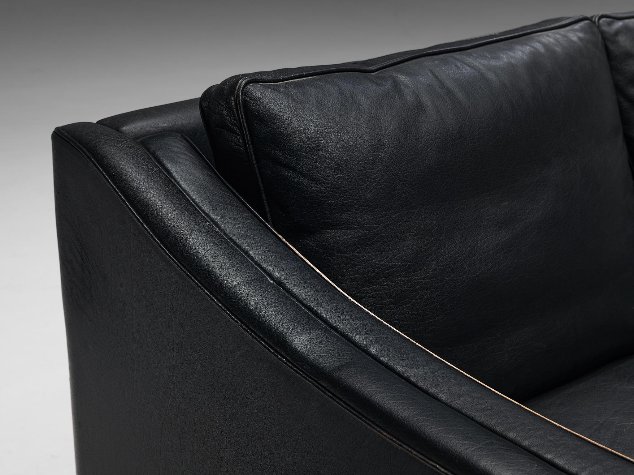 Danish Modern Sofa in Black Leather  In Good Condition For Sale In Waalwijk, NL