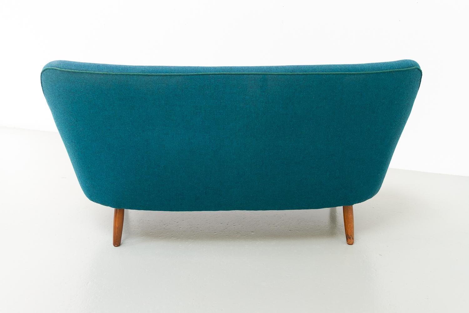 Sofá moderno danés en azul turquesa, años 50. en venta 4