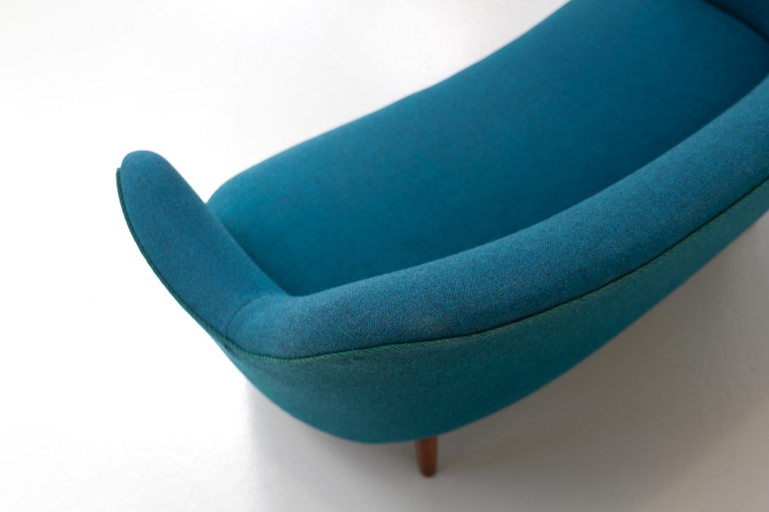 Sofá moderno danés en azul turquesa, años 50. en venta 1