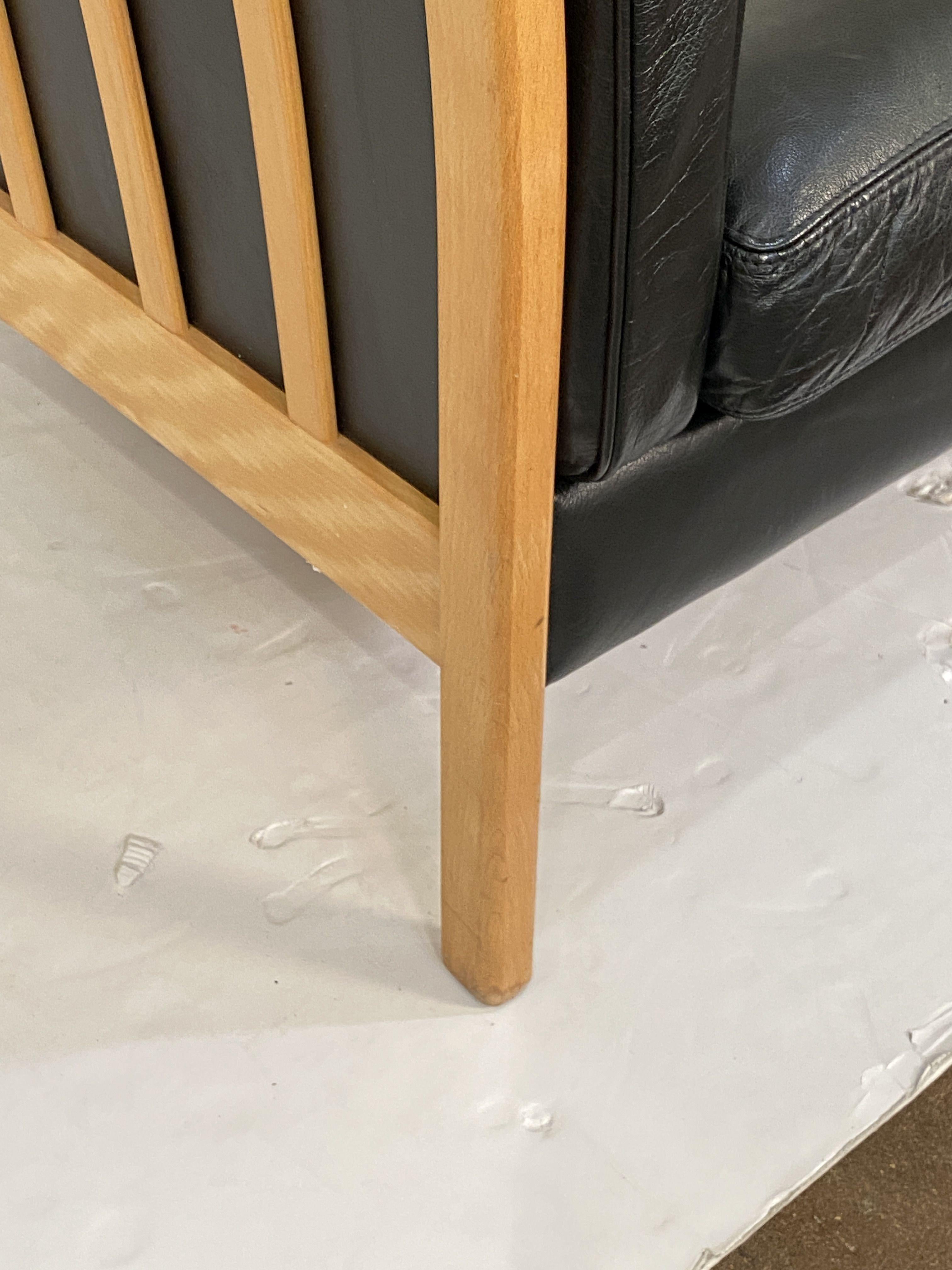 Canapé danois moderne en cuir et hêtre par Stouby en vente 10