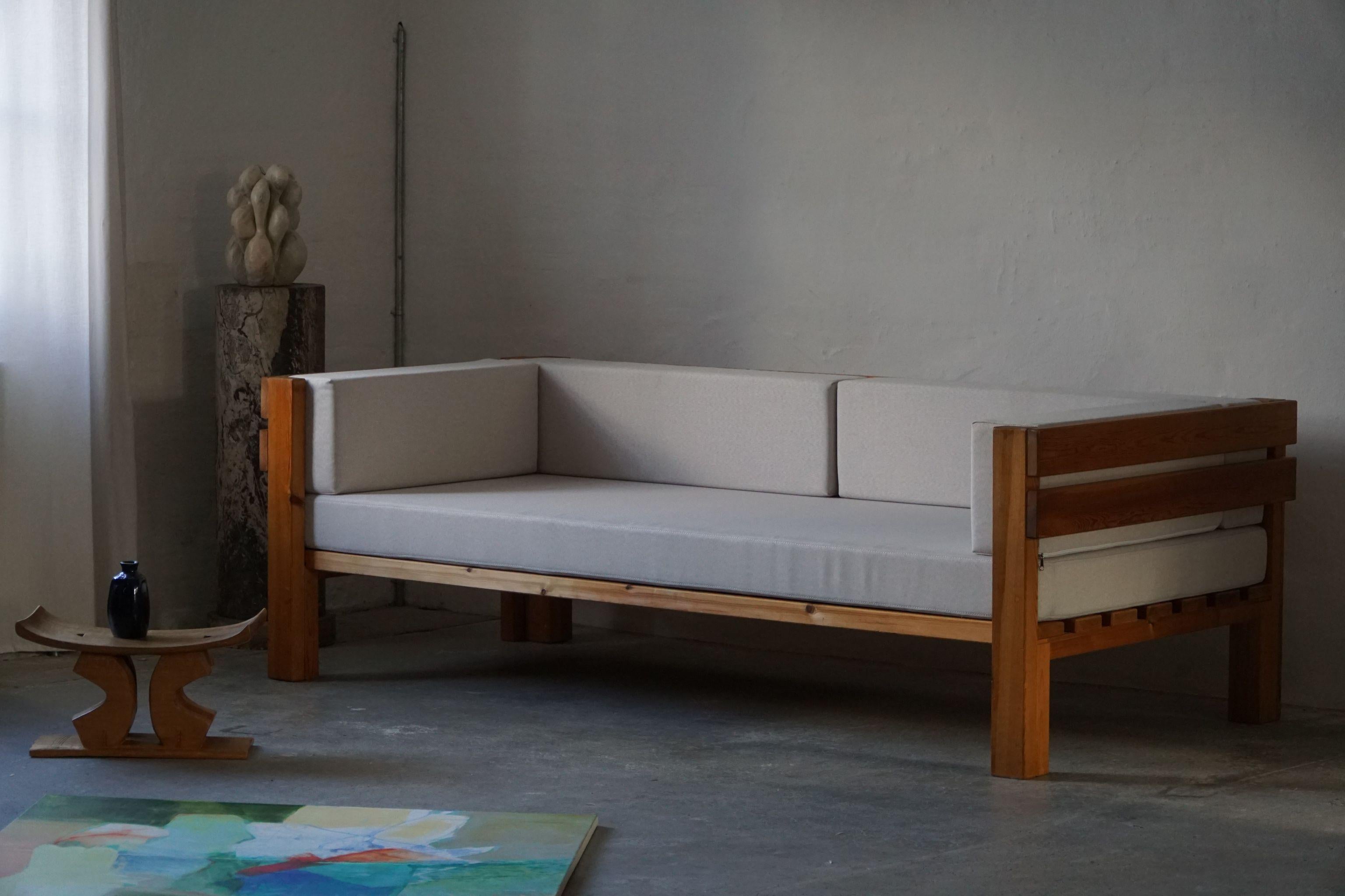 Danish Modern Sofa, Reupholstered, Made in Pine, by Nyt i Bo, 1970s 3