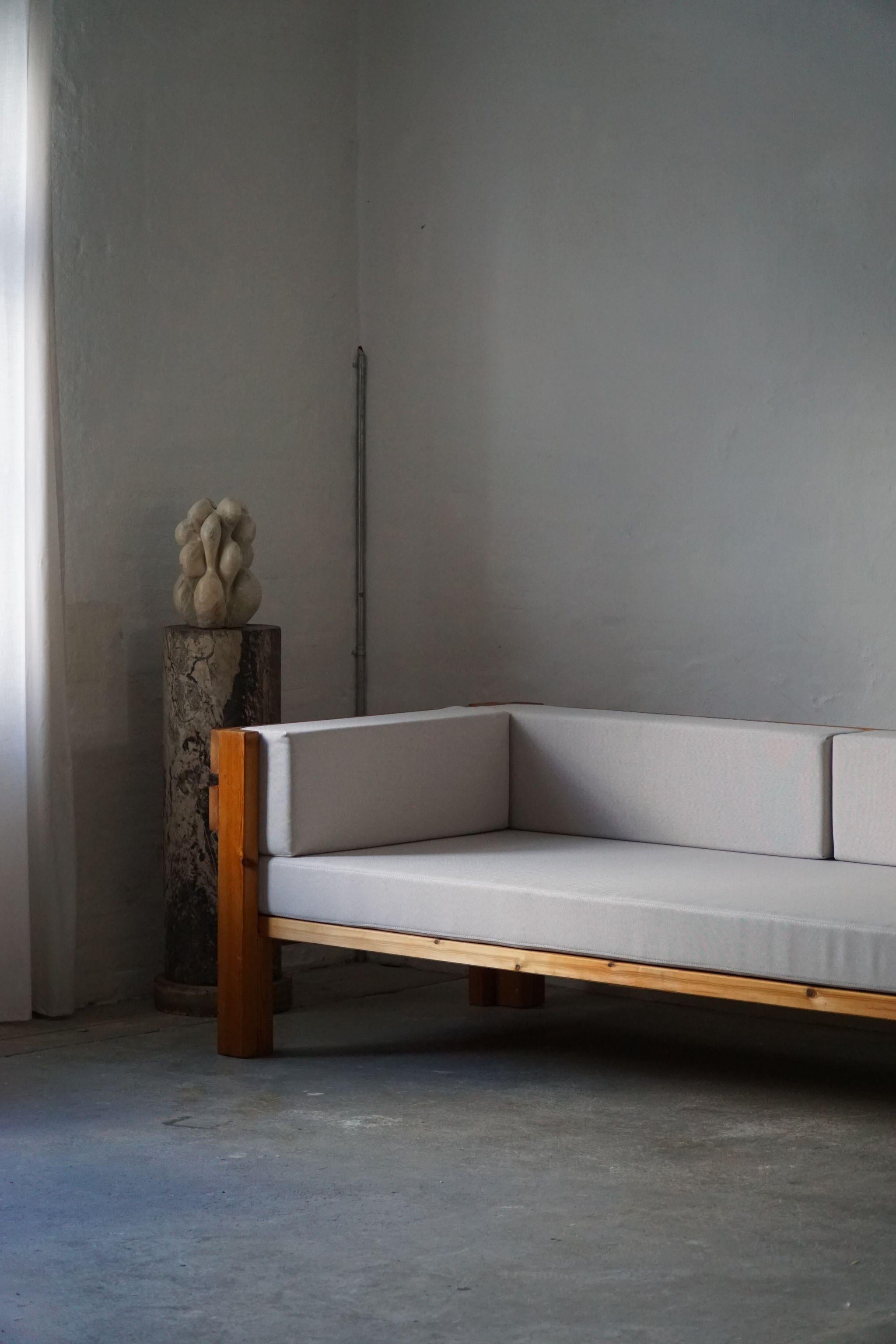 Danish Modern Sofa, Reupholstered, Made in Pine, by Nyt i Bo, 1970s 6