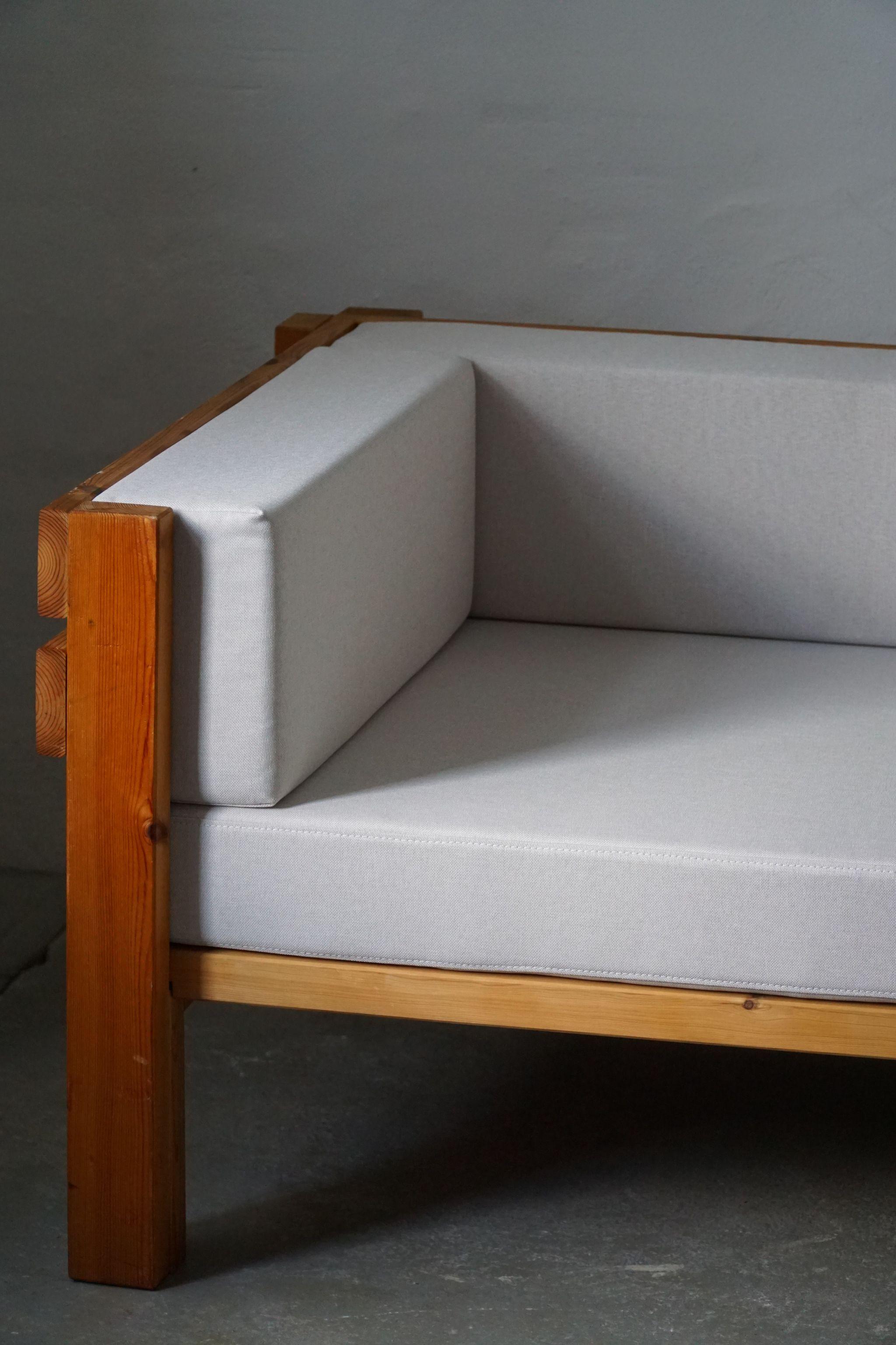 Danish Modern Sofa, Reupholstered, Made in Pine, by Nyt i Bo, 1970s 12