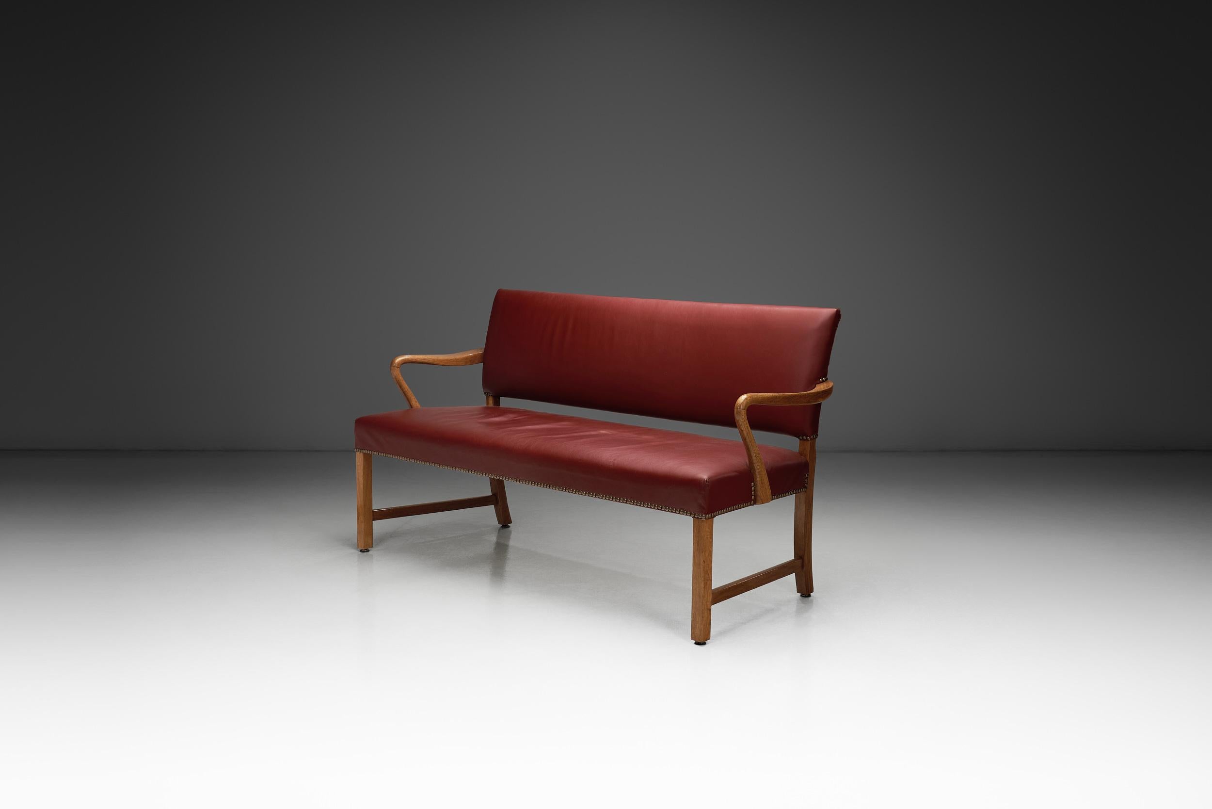 C'est au Danemark que le modernisme a régné entre les années 1920 et 1960 et a produit certains des meubles les plus emblématiques à ce jour. Le mouvement moderniste danois a été façonné par deux influences. Le premier fut le Bauhaus allemand ; à