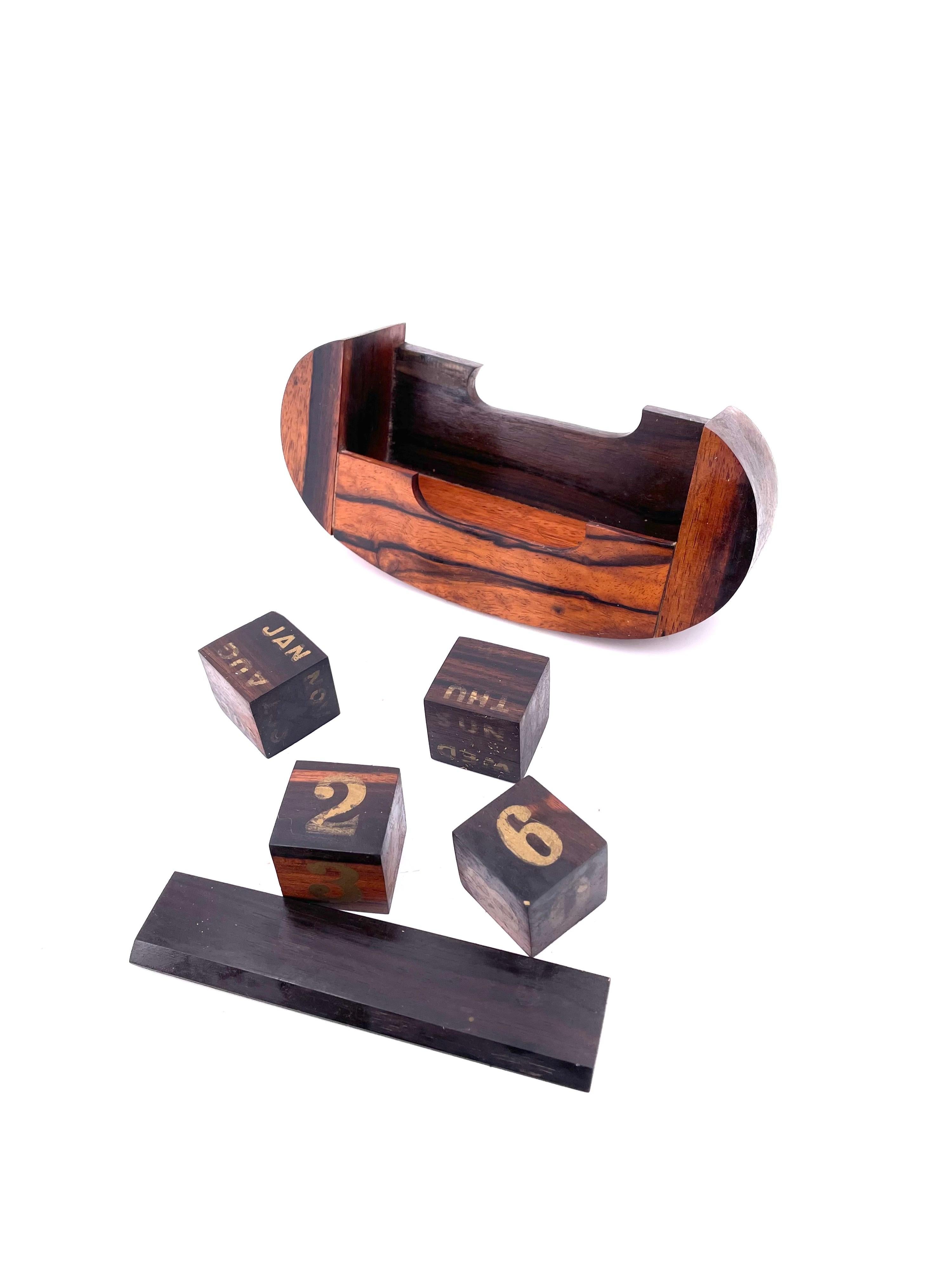 Danish Modern Solid Rosewood Perpetual Desk Calendar In Good Condition For Sale In San Diego, CA
